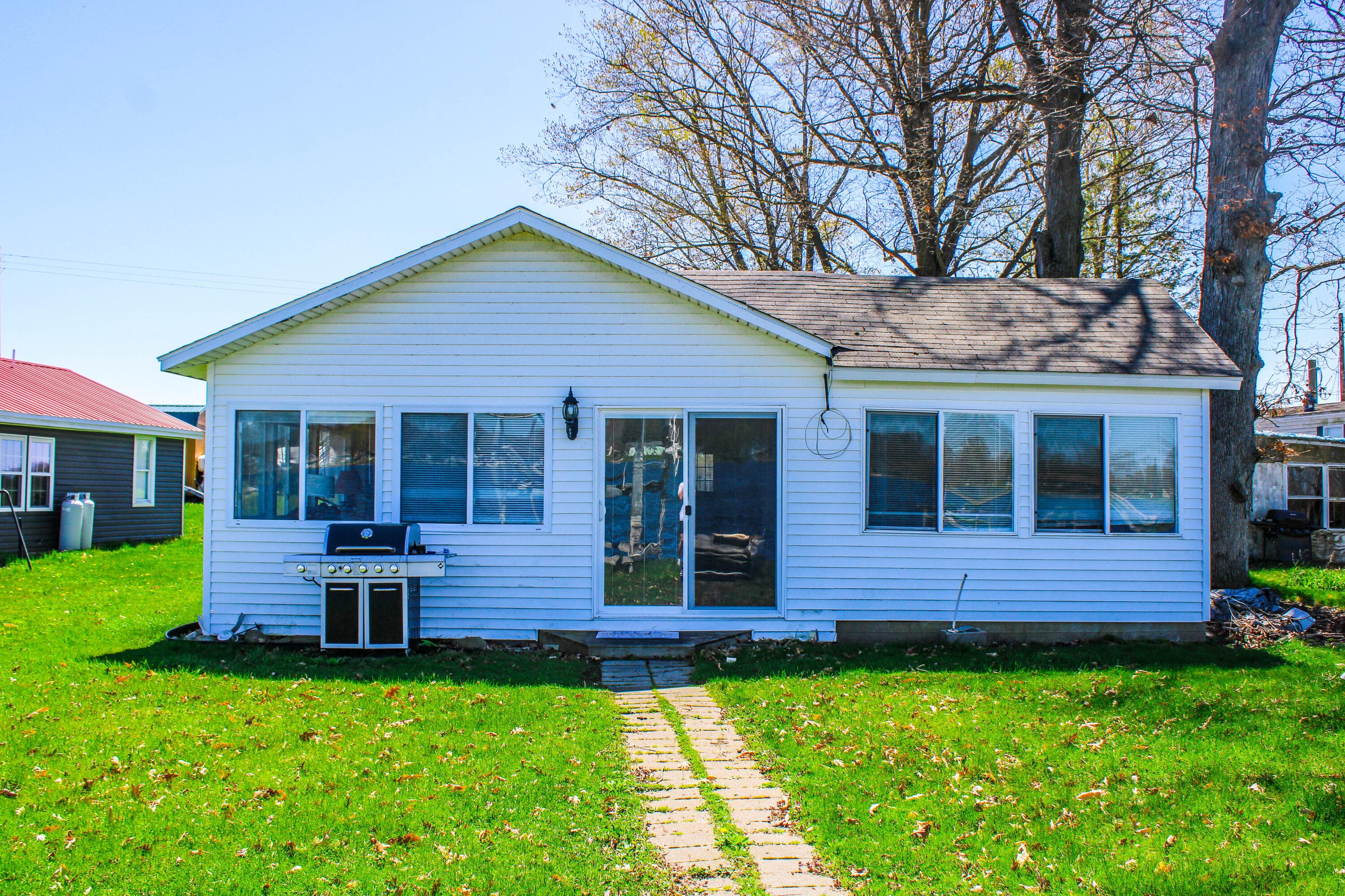 Primary property photo