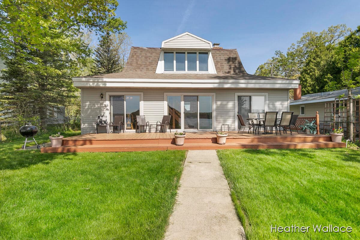 Primary property photo