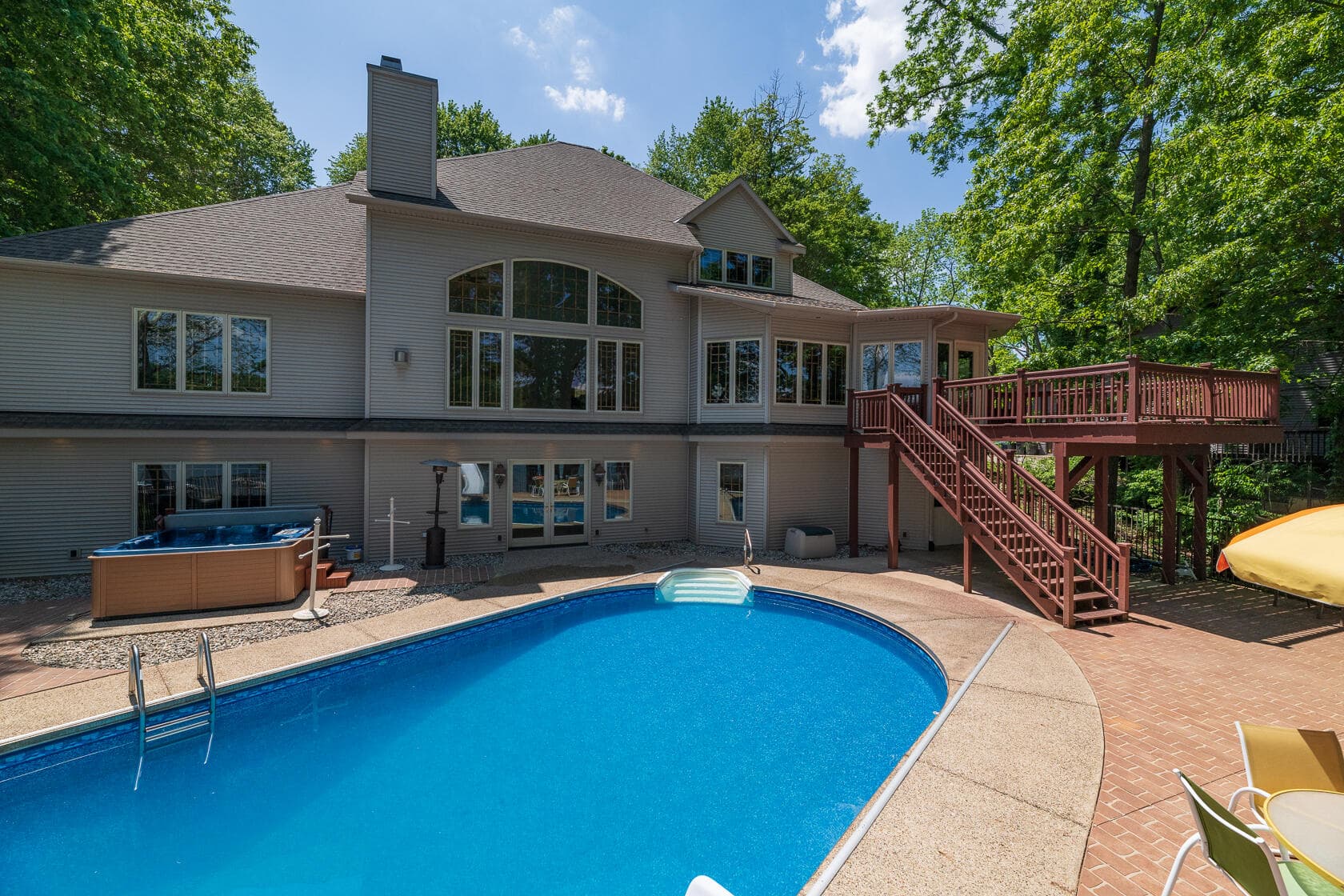 Primary property photo