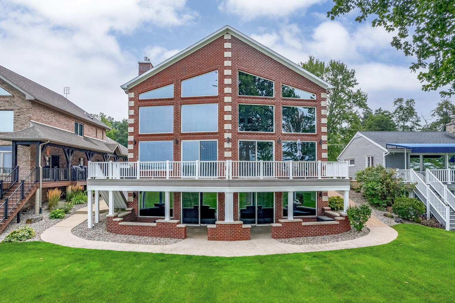 Primary property photo