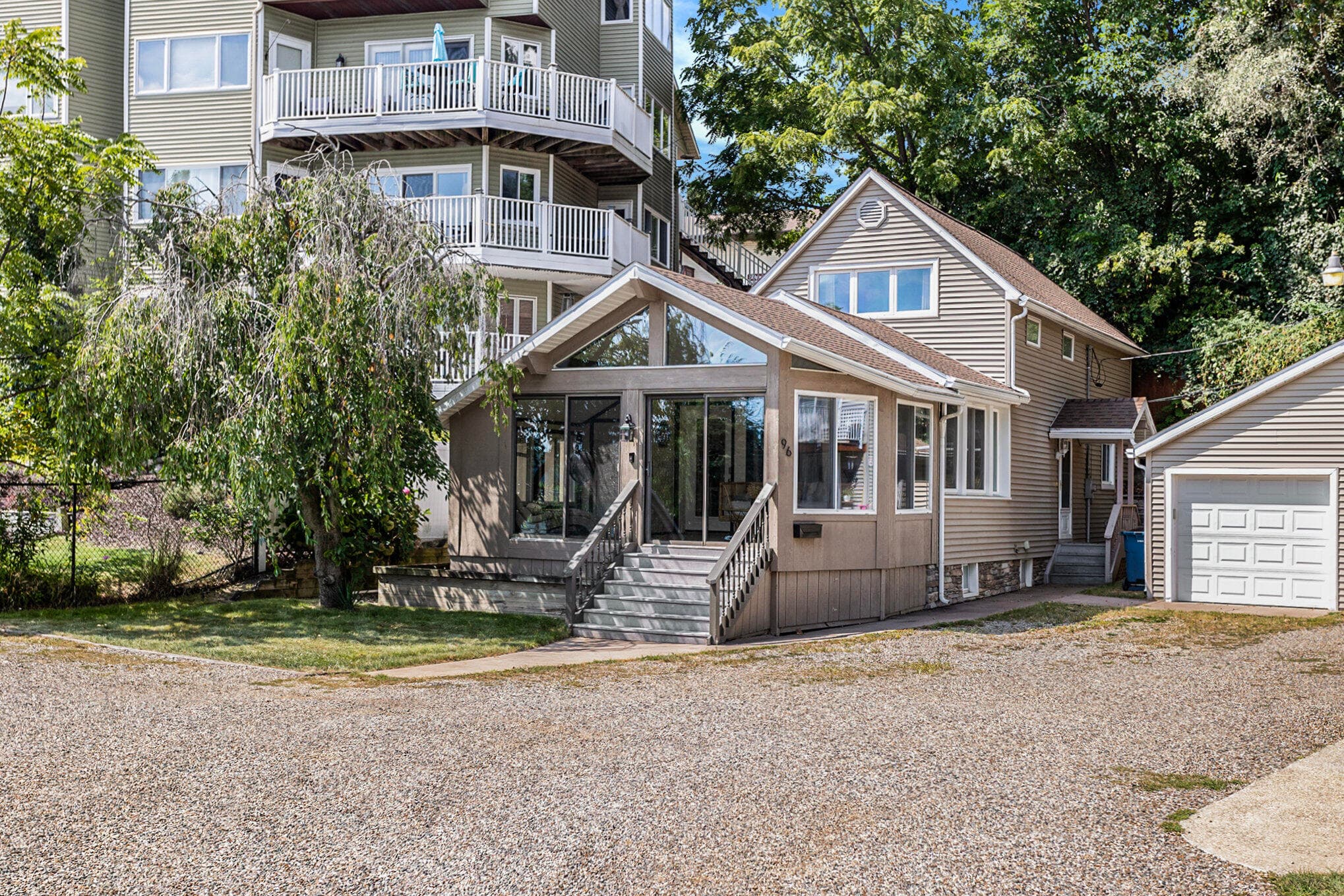 Primary property photo