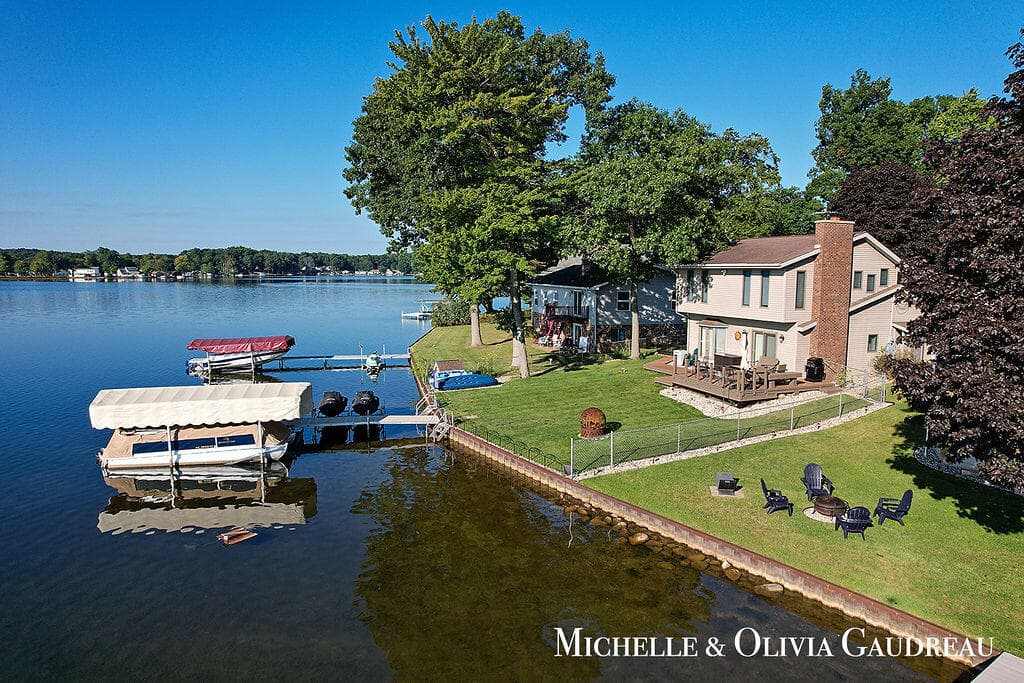 Primary property photo