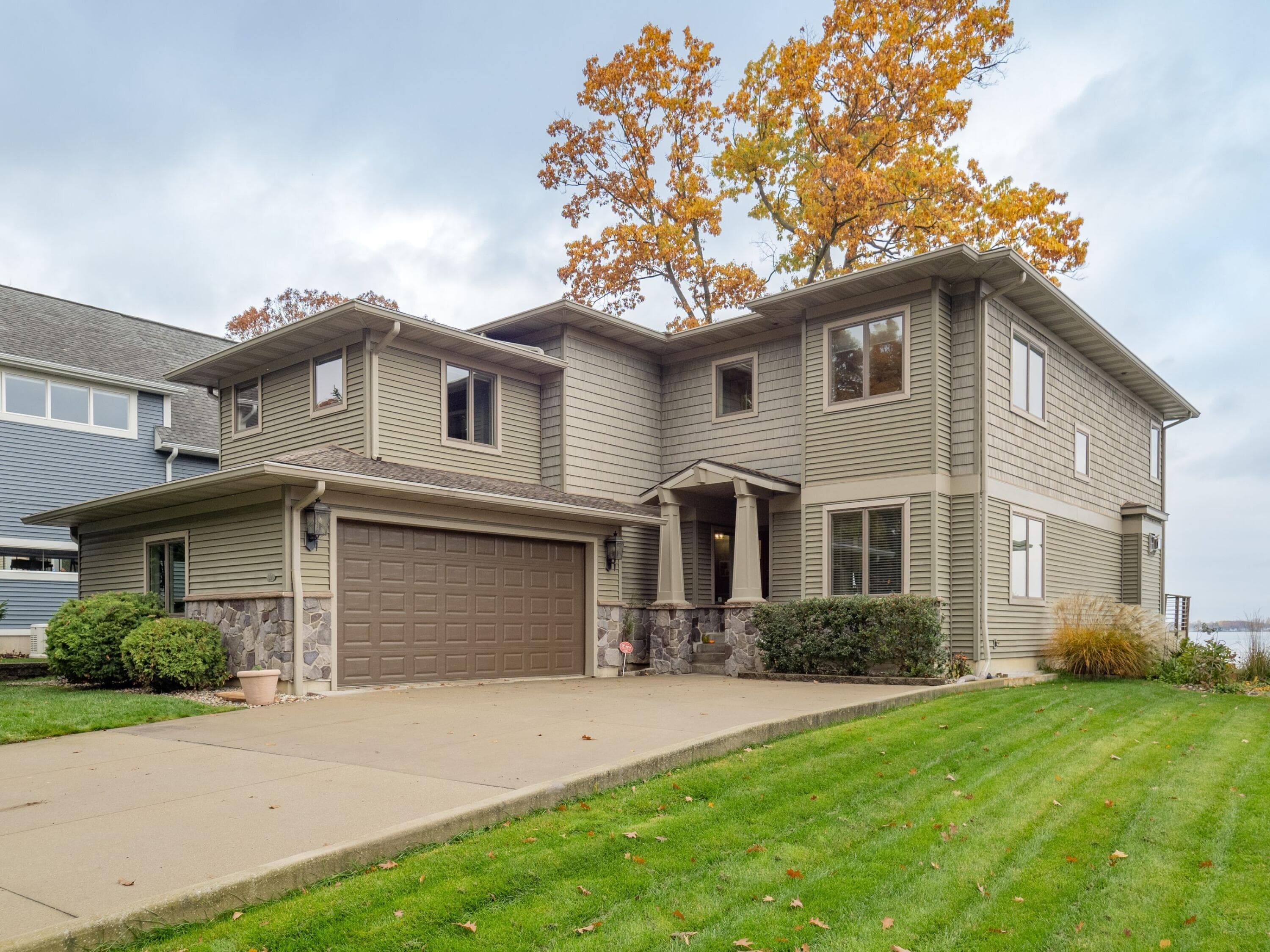 Primary property photo