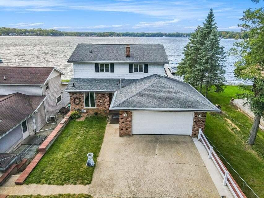 Primary property photo