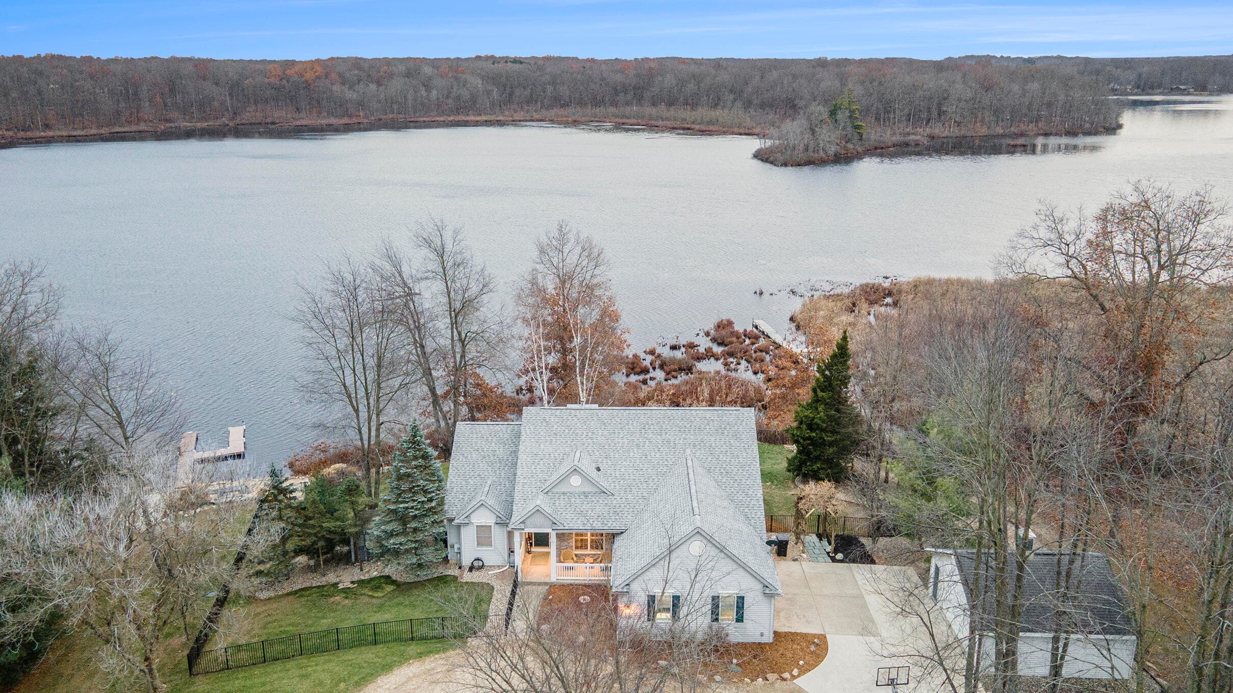 Primary property photo