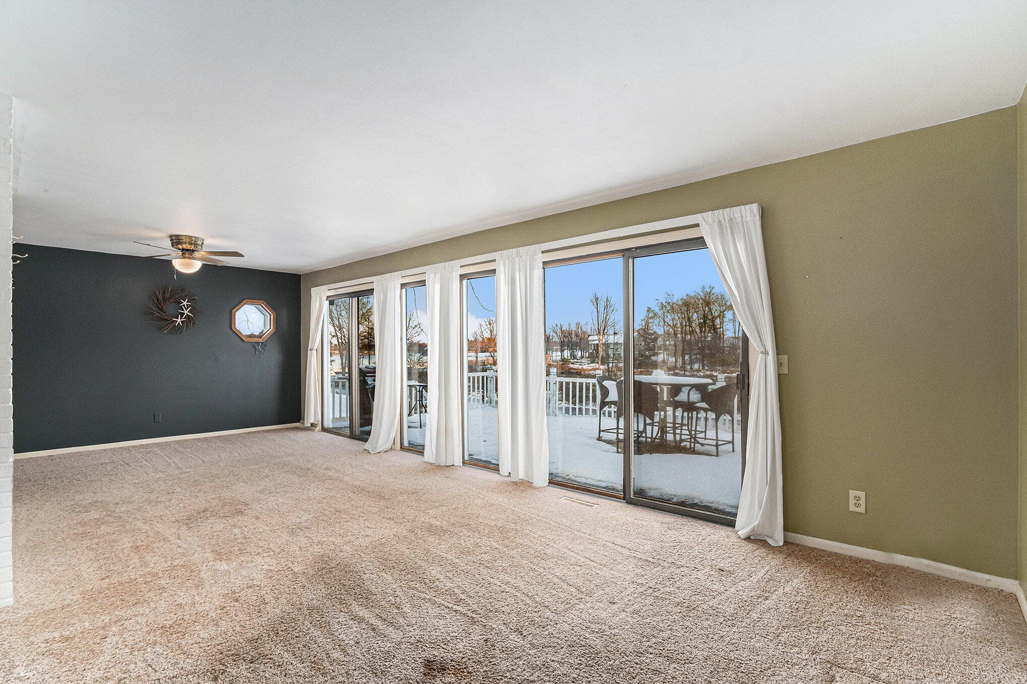 Primary property photo