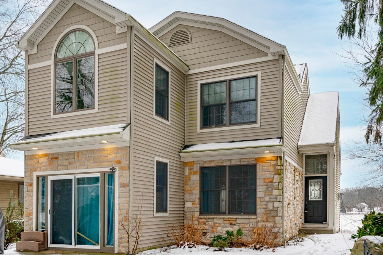 Primary property photo