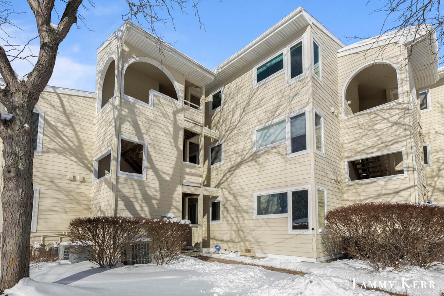 Primary property photo