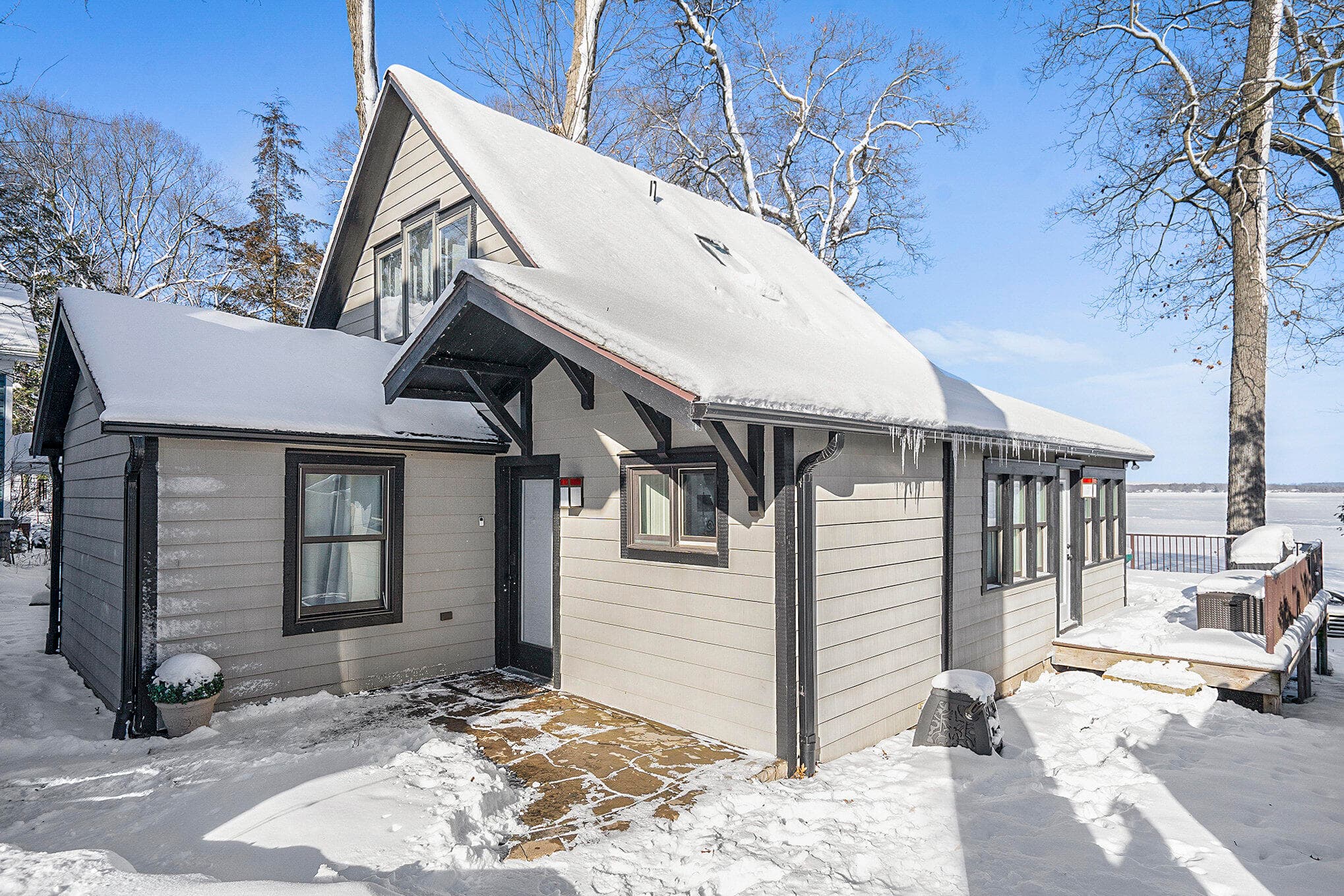 Primary property photo