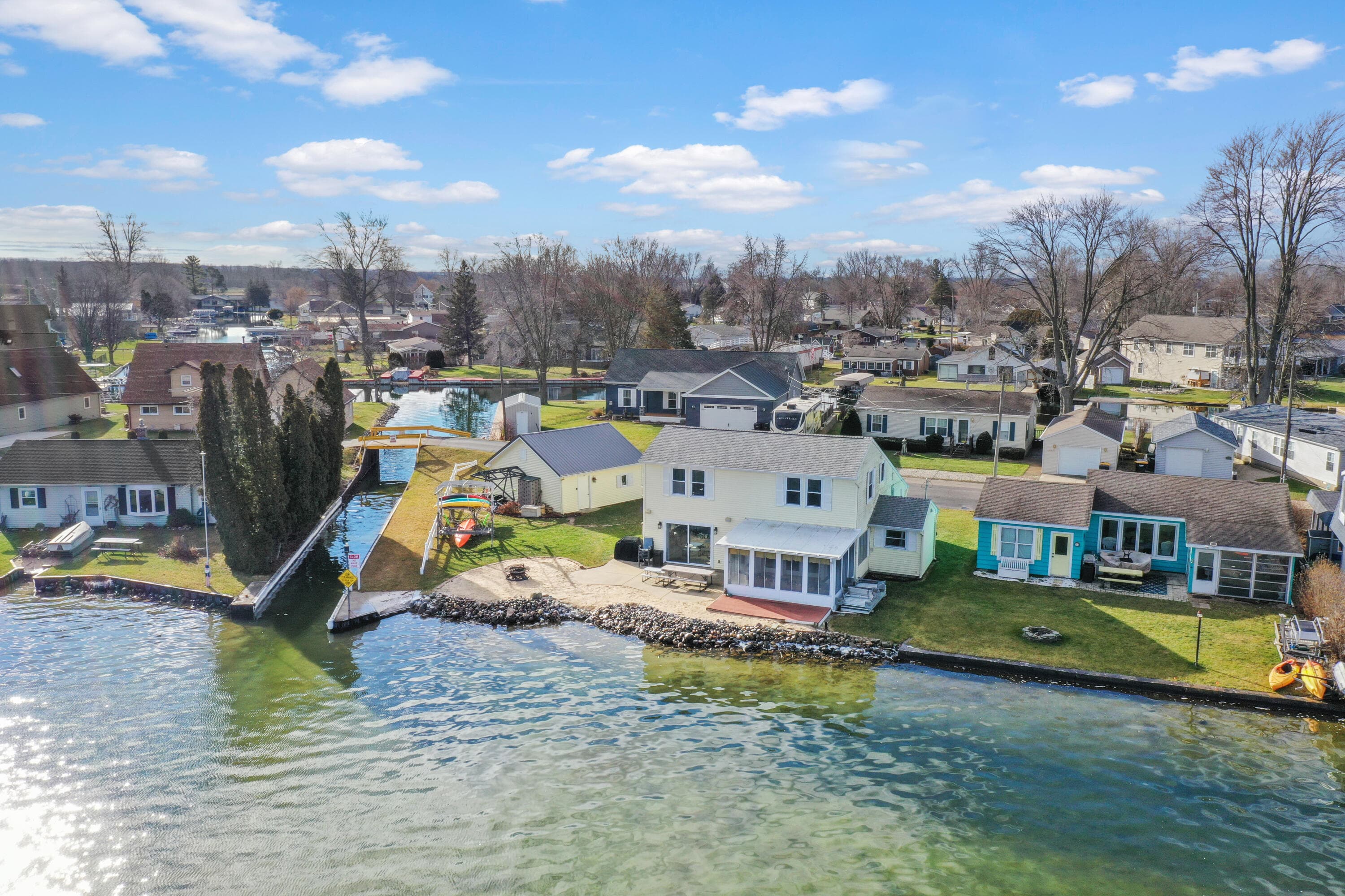 Primary property photo