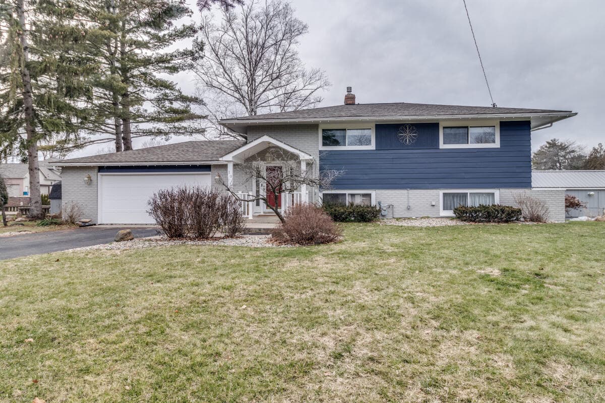 Primary property photo