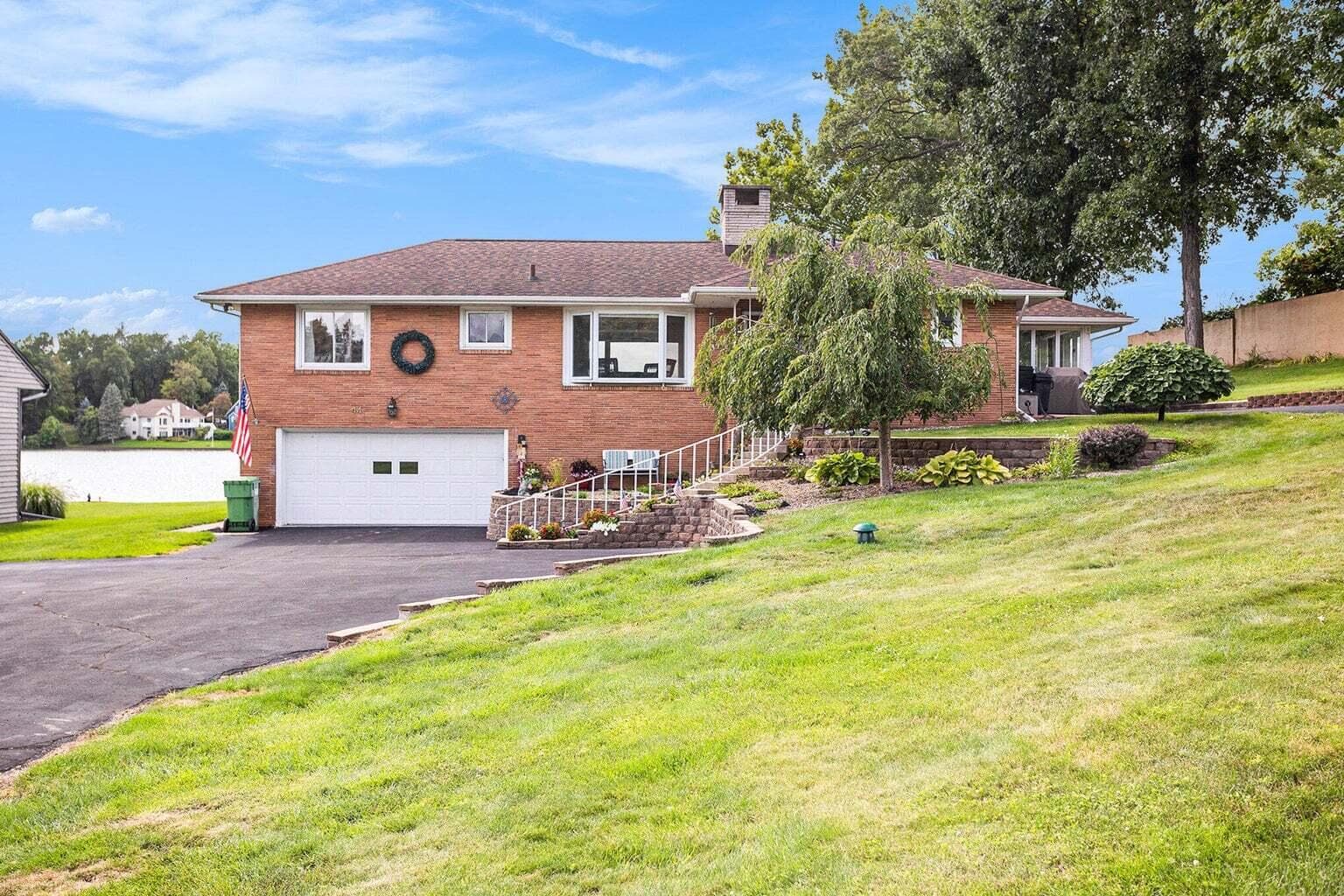 Primary property photo