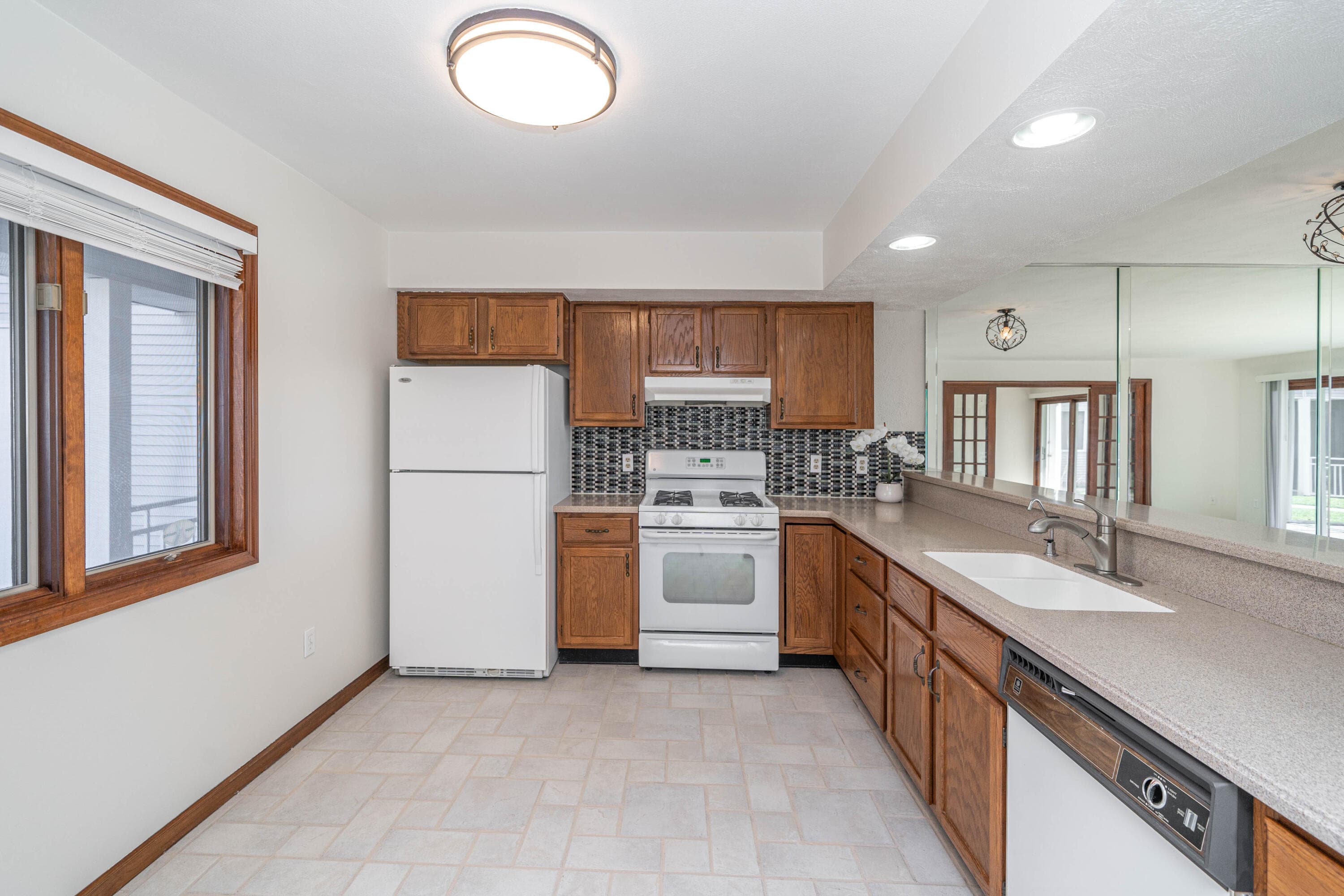 Primary property photo