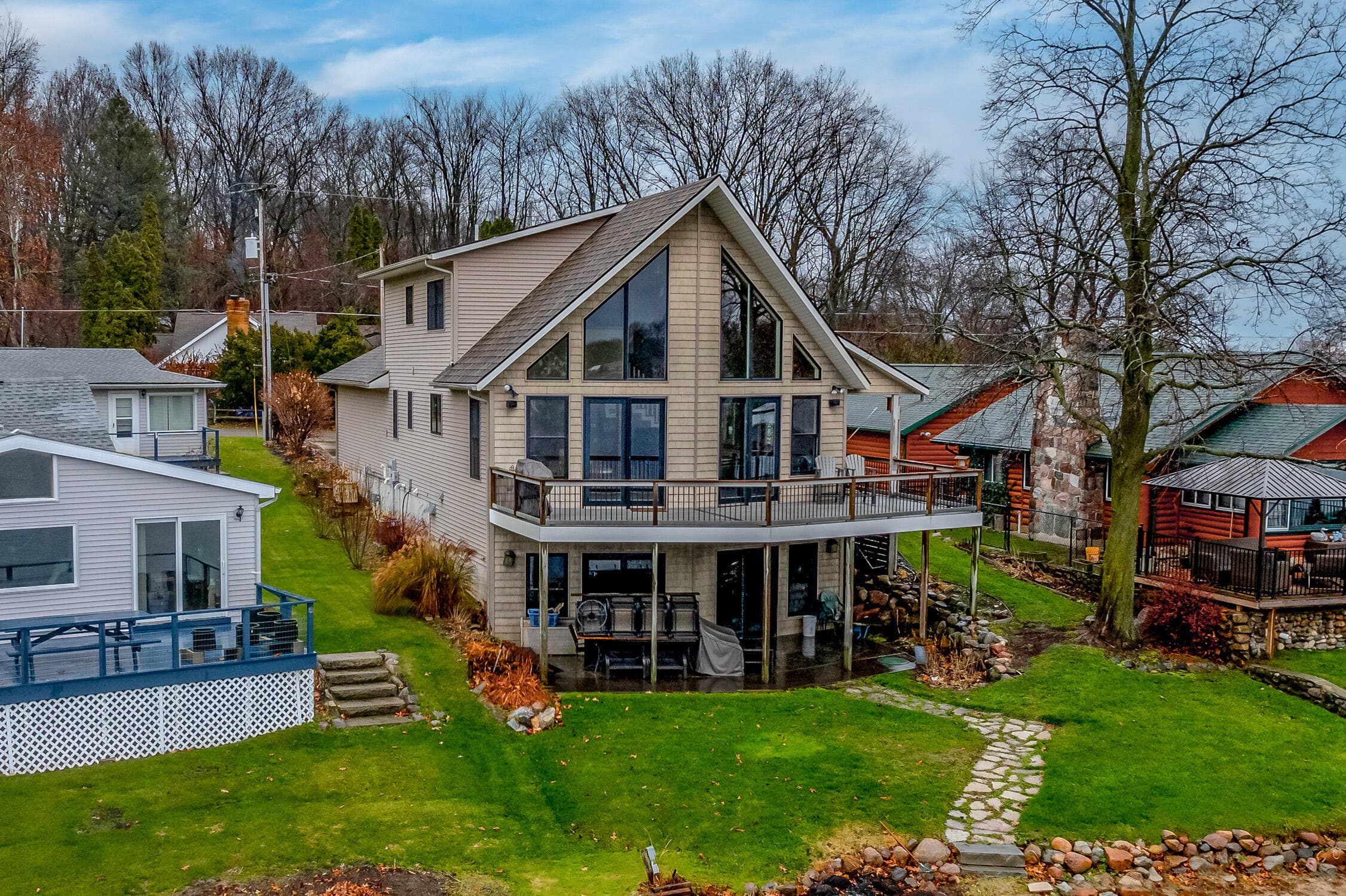 Primary property photo