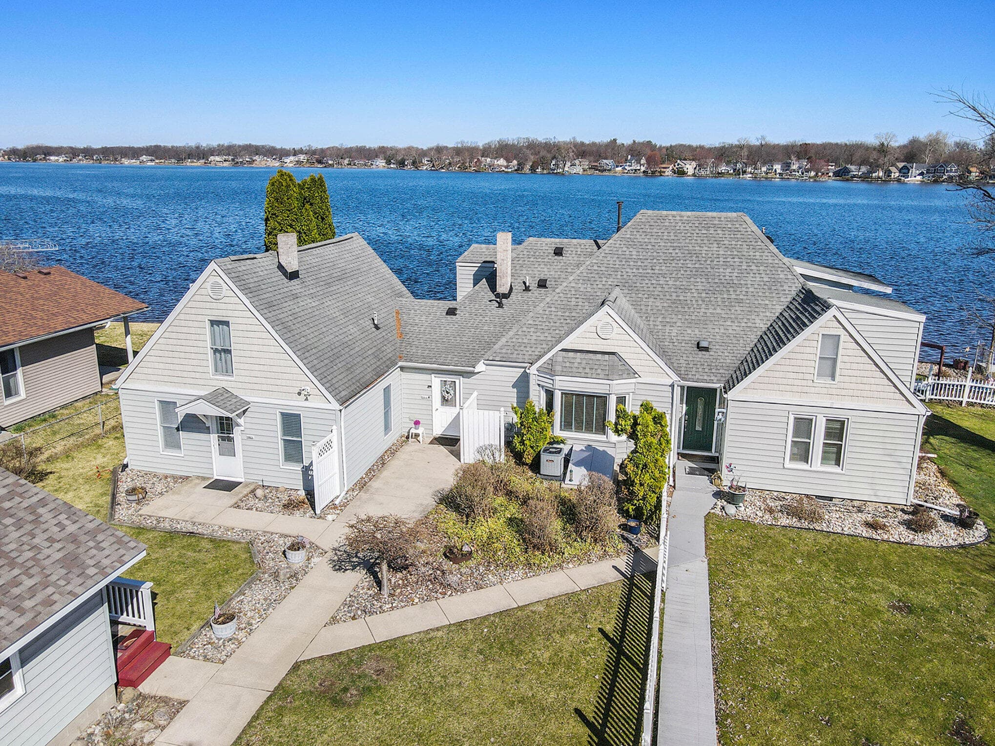 Primary property photo