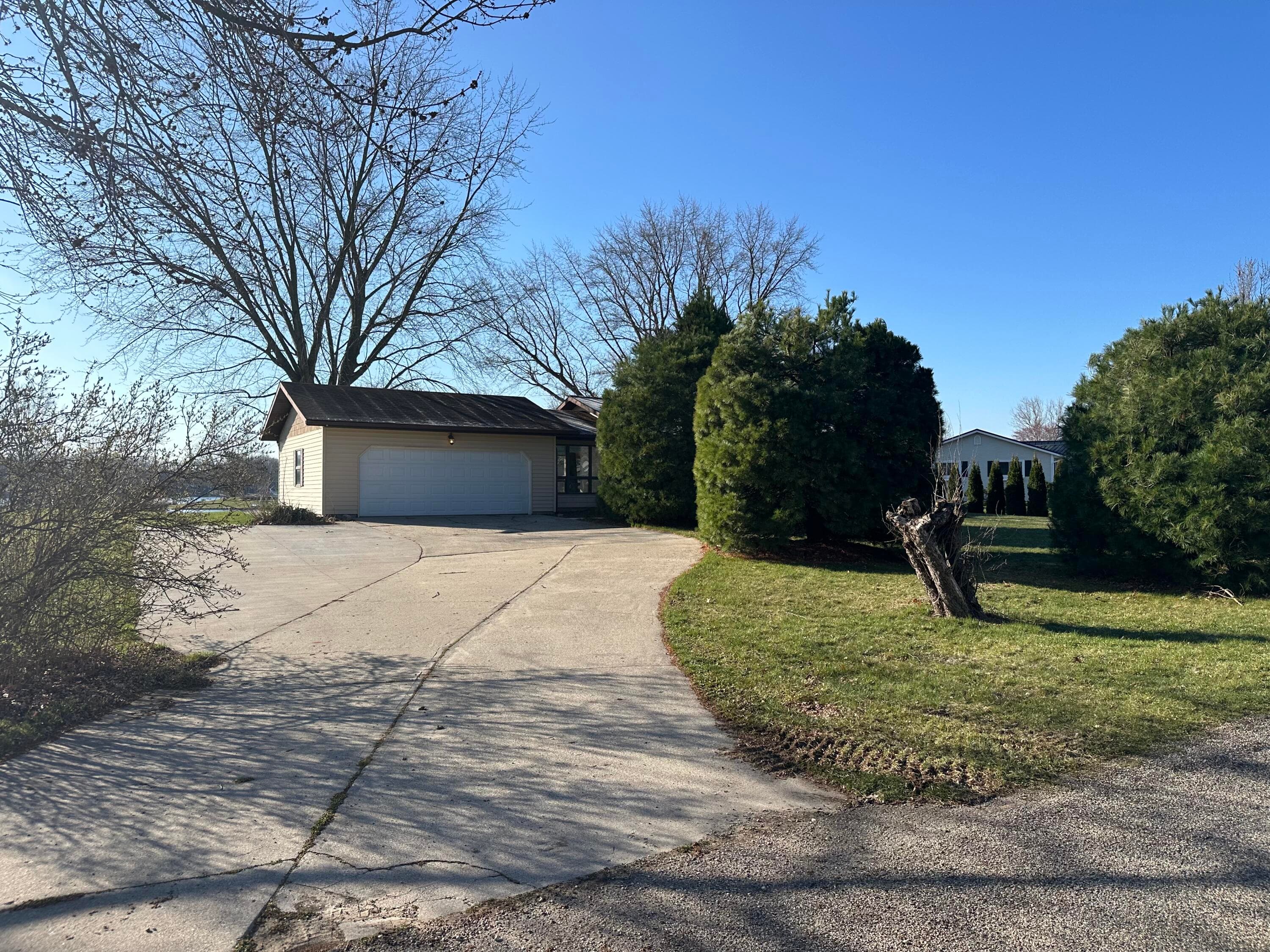 Primary property photo