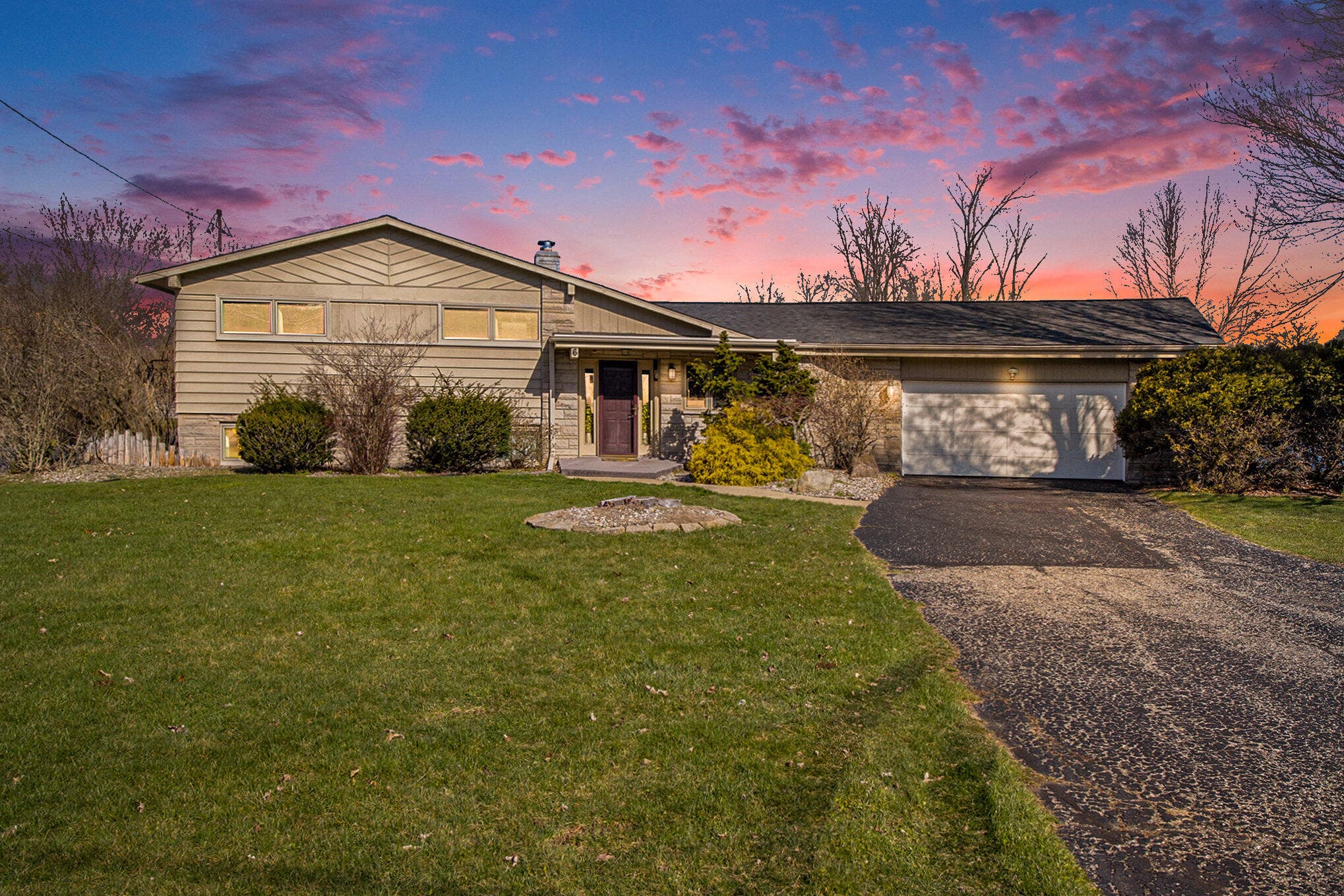 Primary property photo