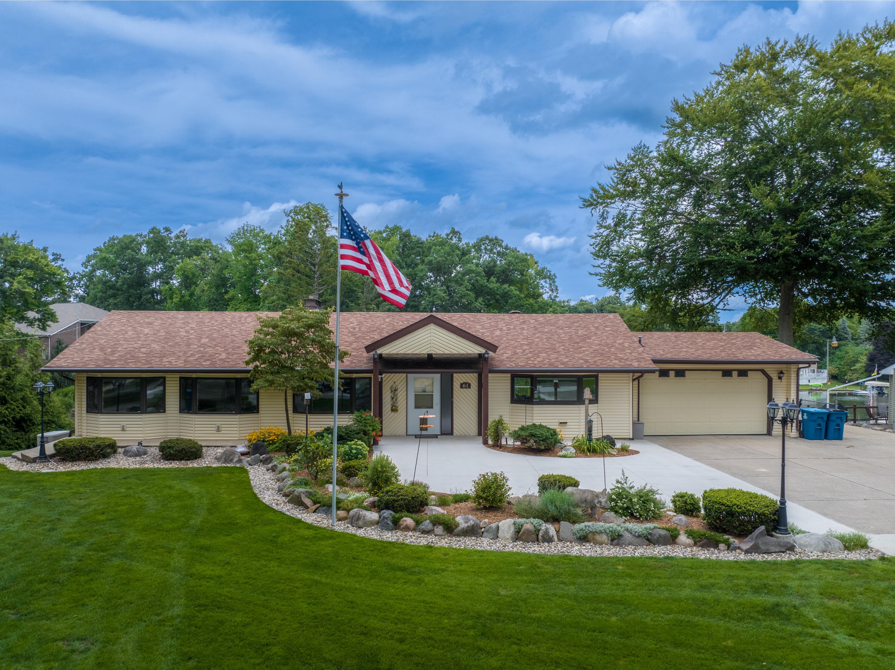 Primary property photo