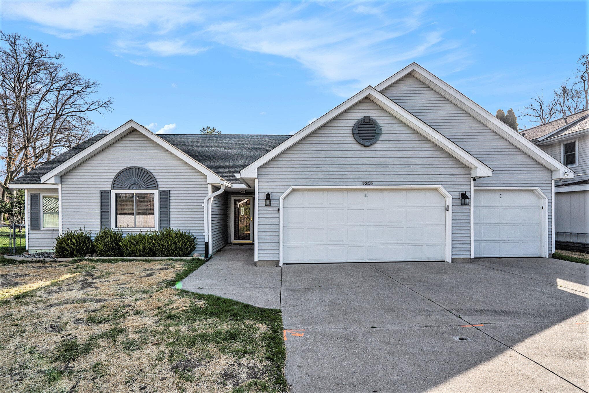 Primary property photo