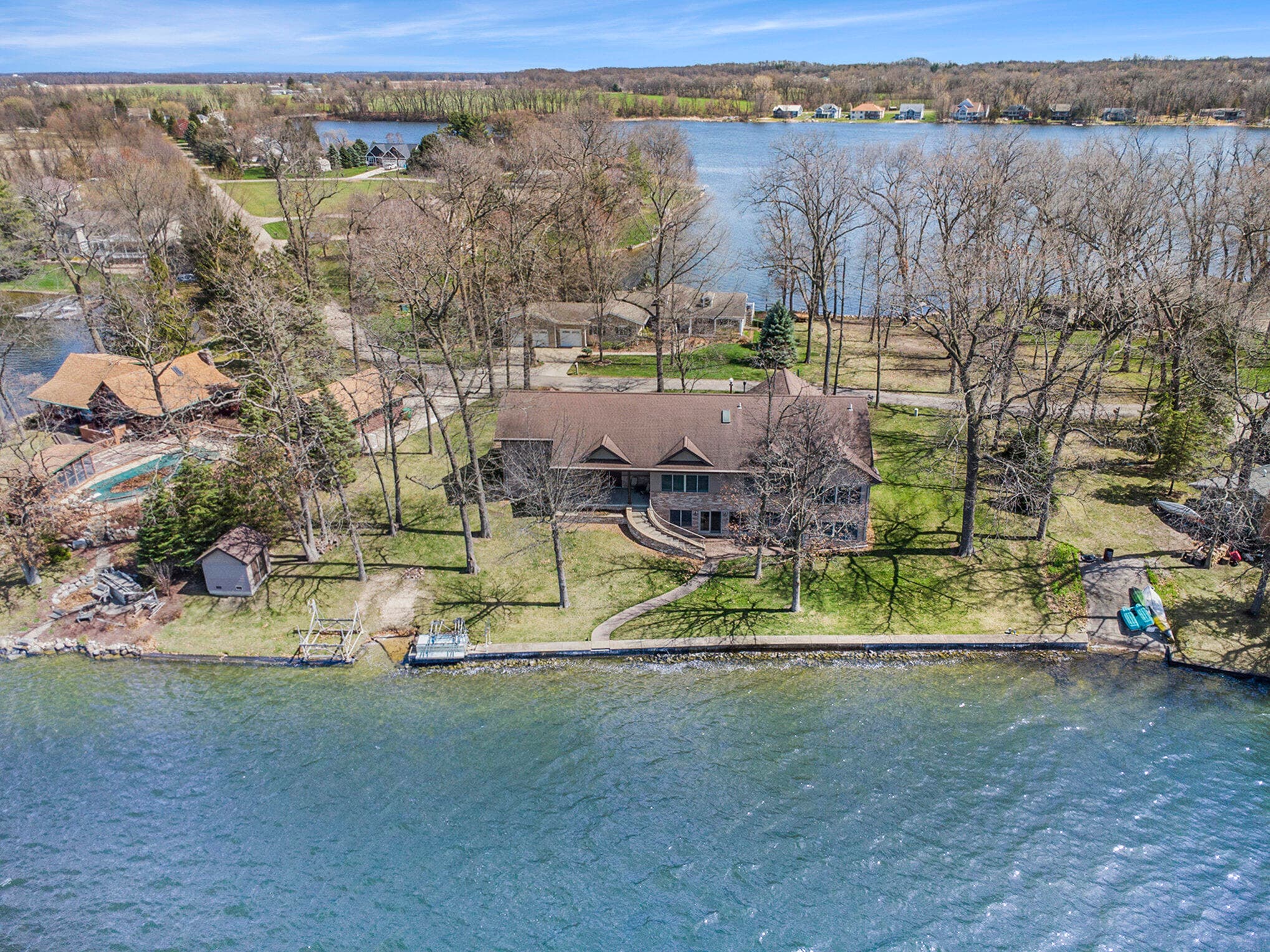 Primary property photo