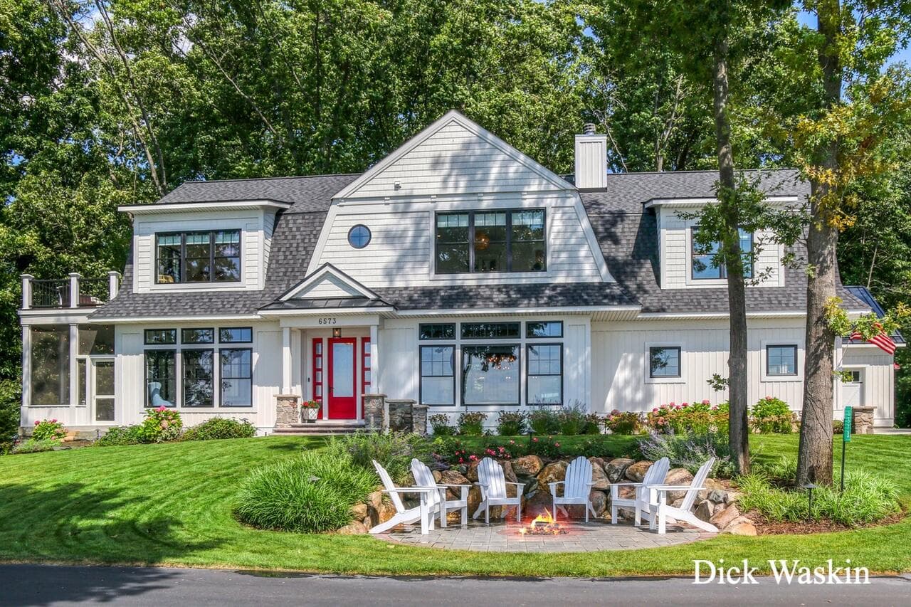 Primary property photo