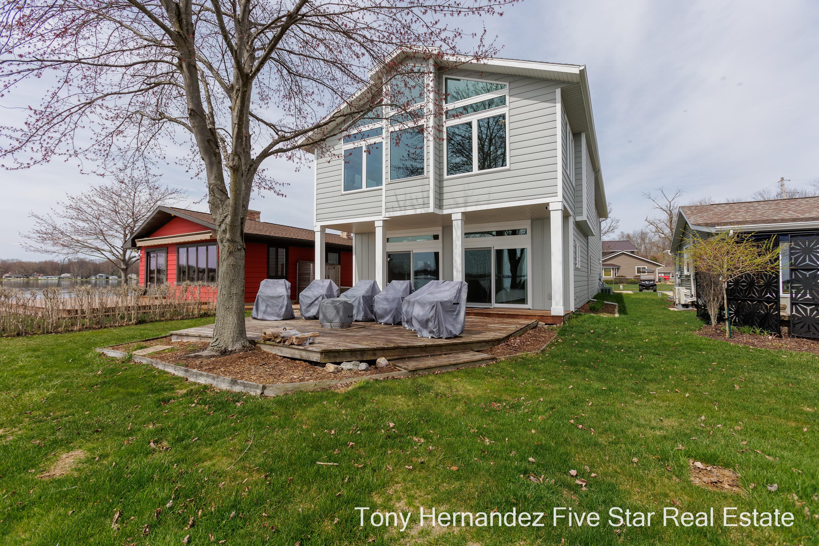 Primary property photo