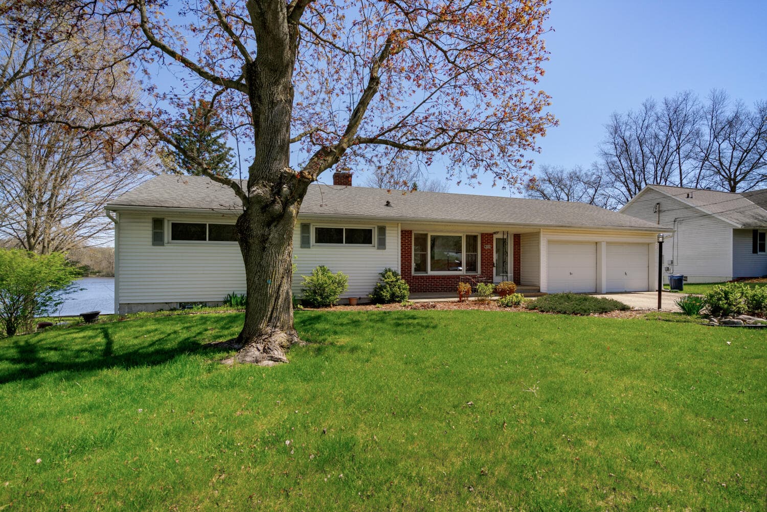Primary property photo