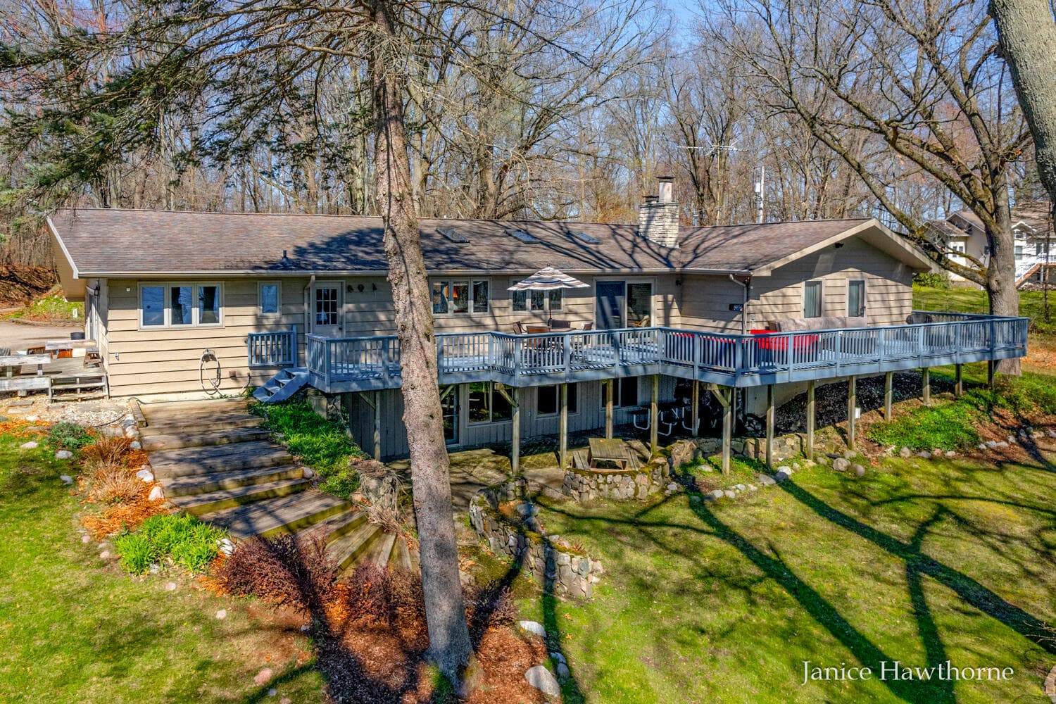 Primary property photo