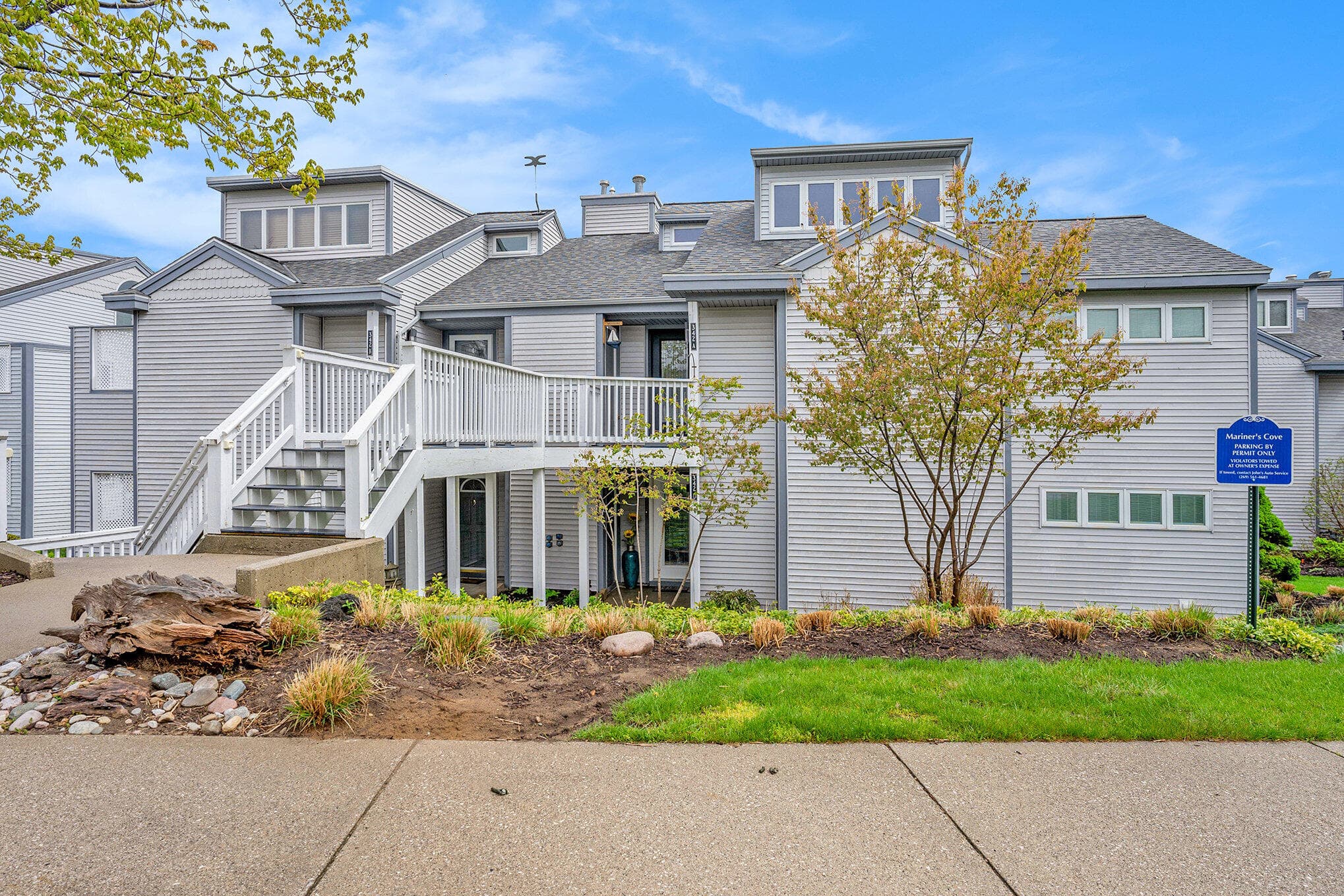 Primary property photo