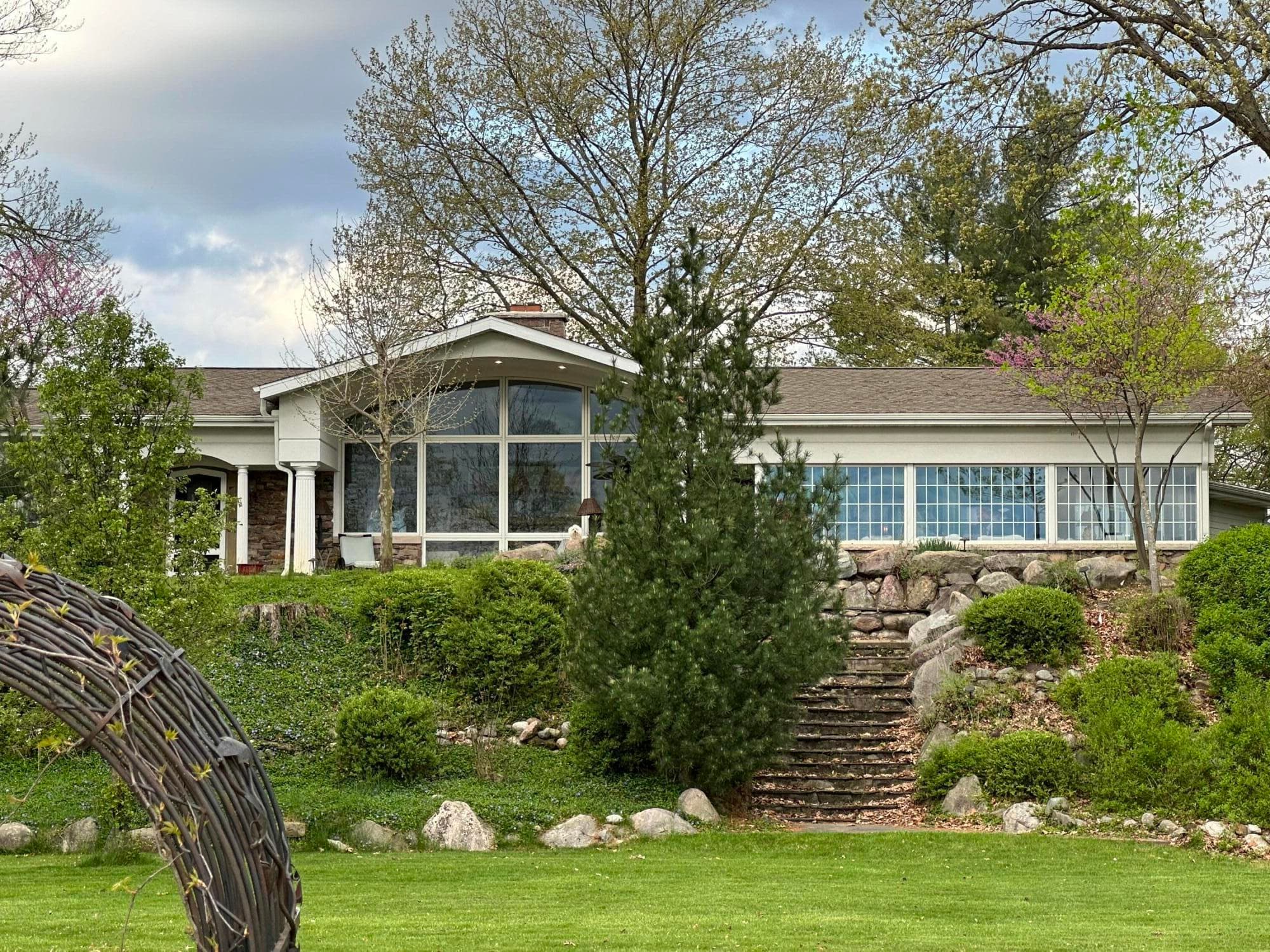 Primary property photo