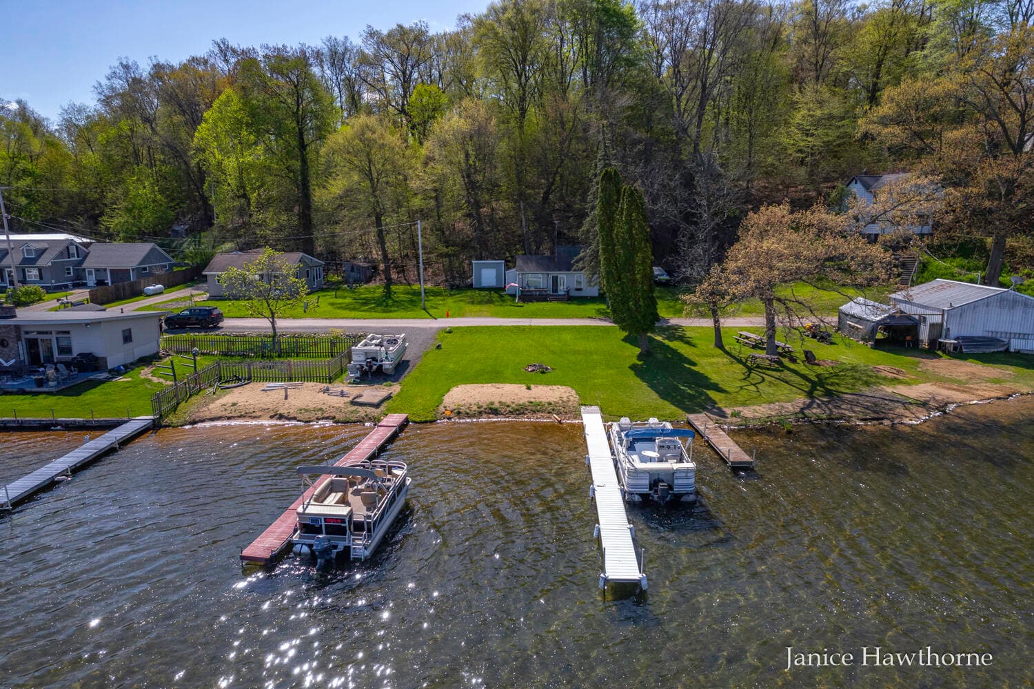 Primary property photo