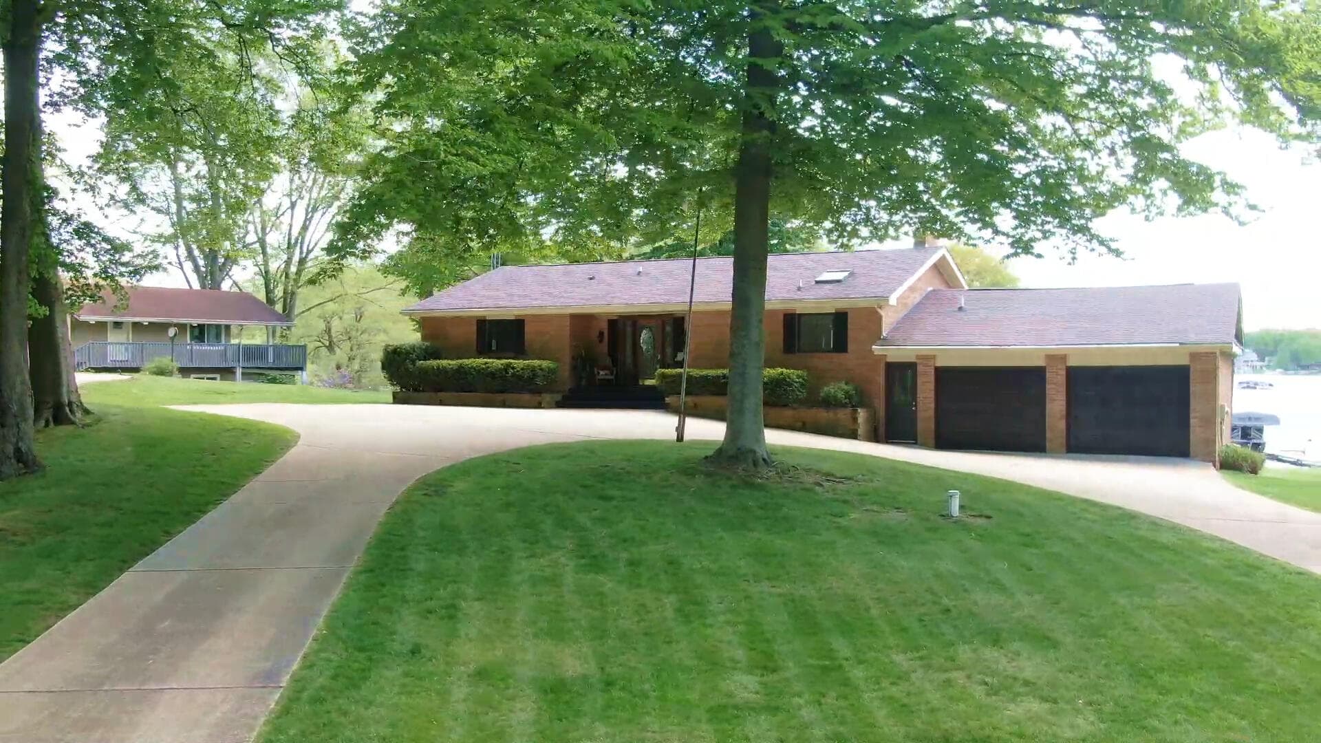 Primary property photo