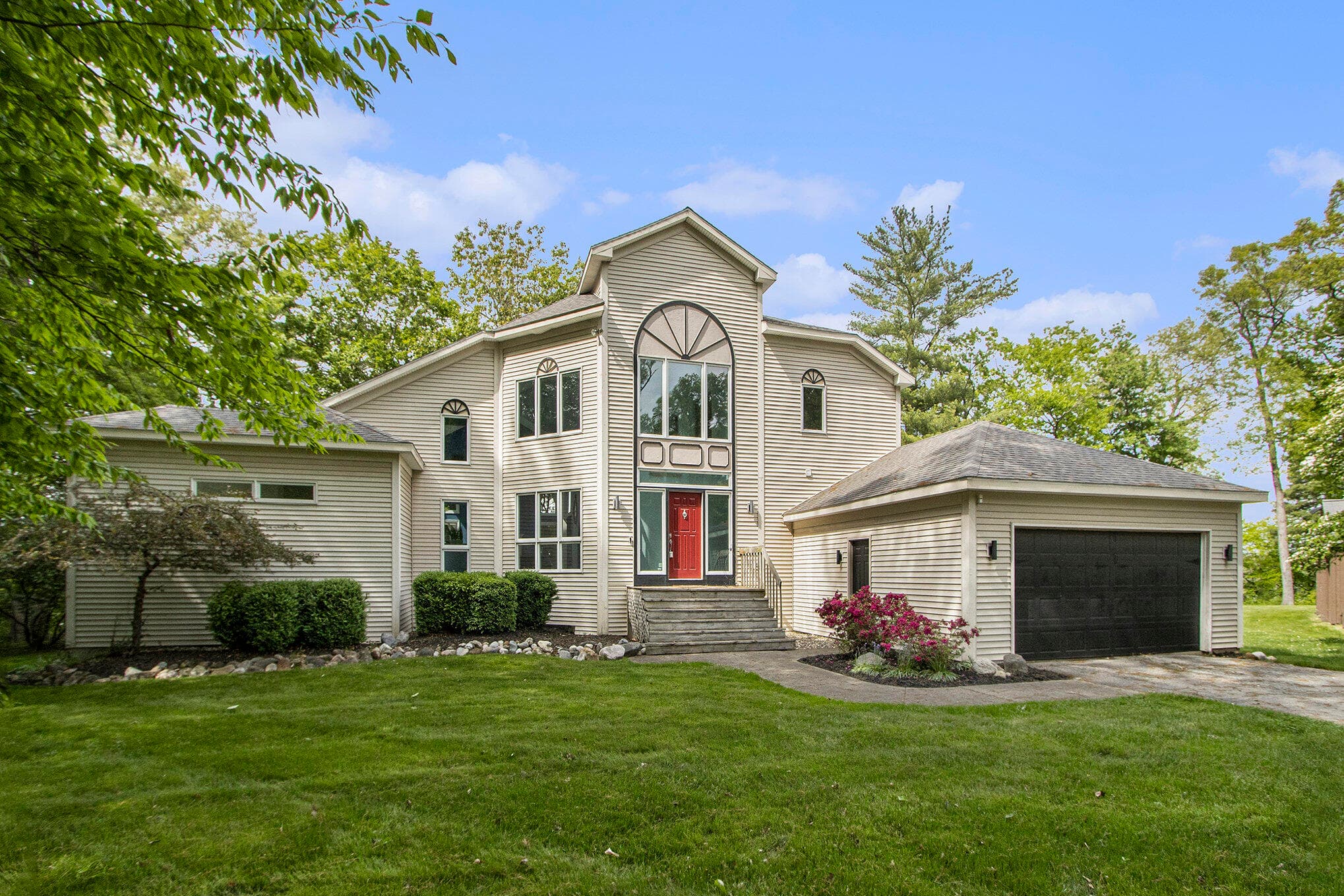 Primary property photo
