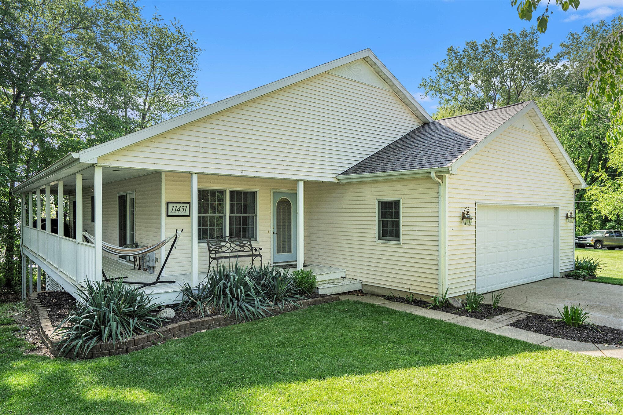 Primary property photo