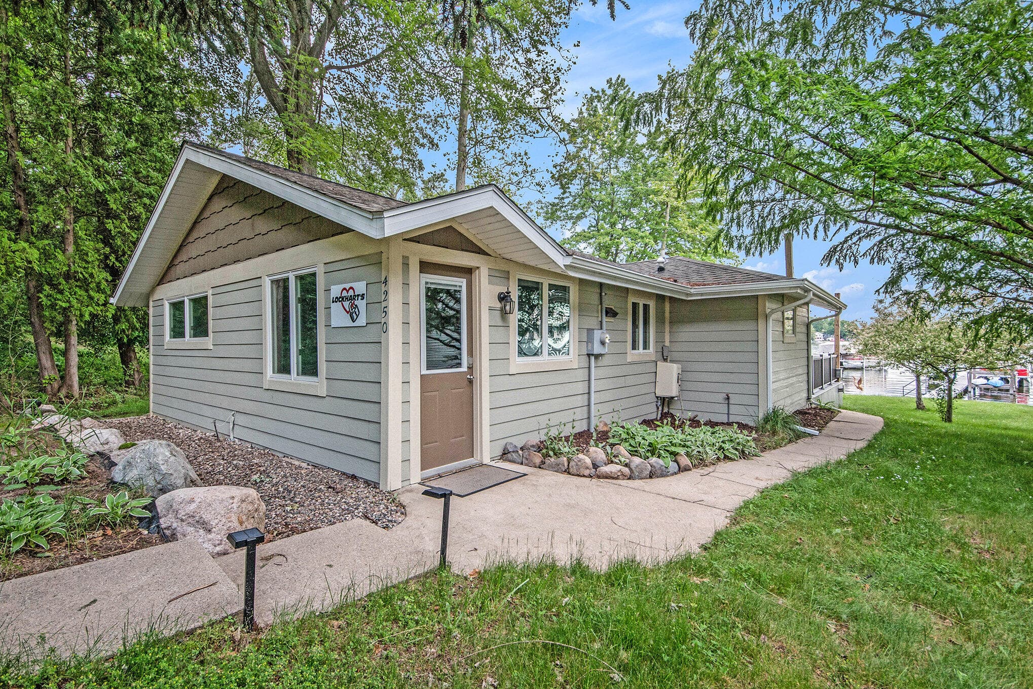 Primary property photo