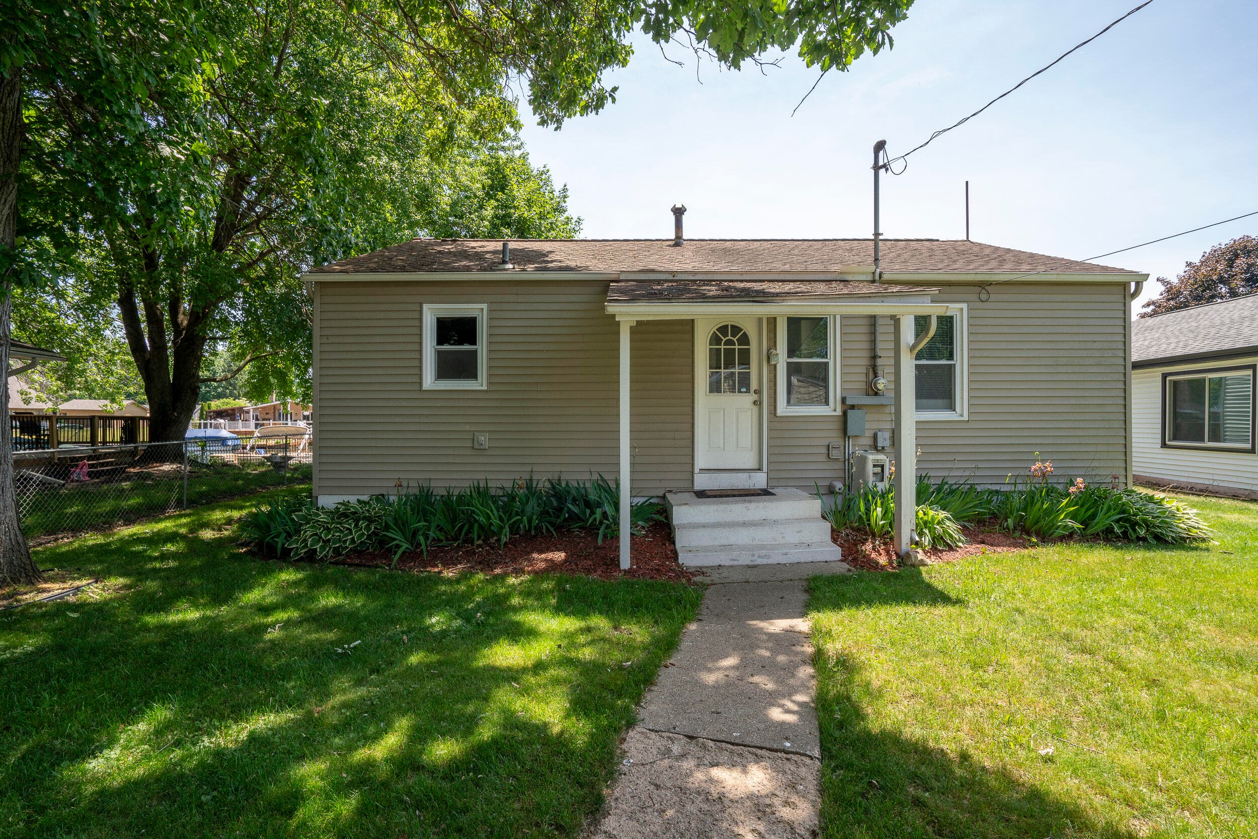 Primary property photo