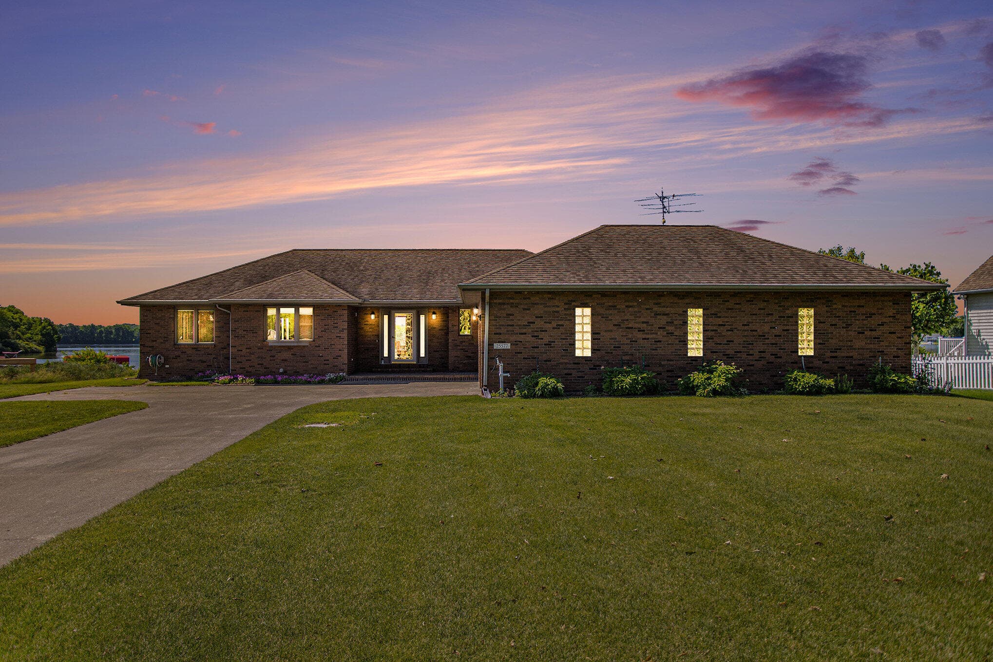 Primary property photo