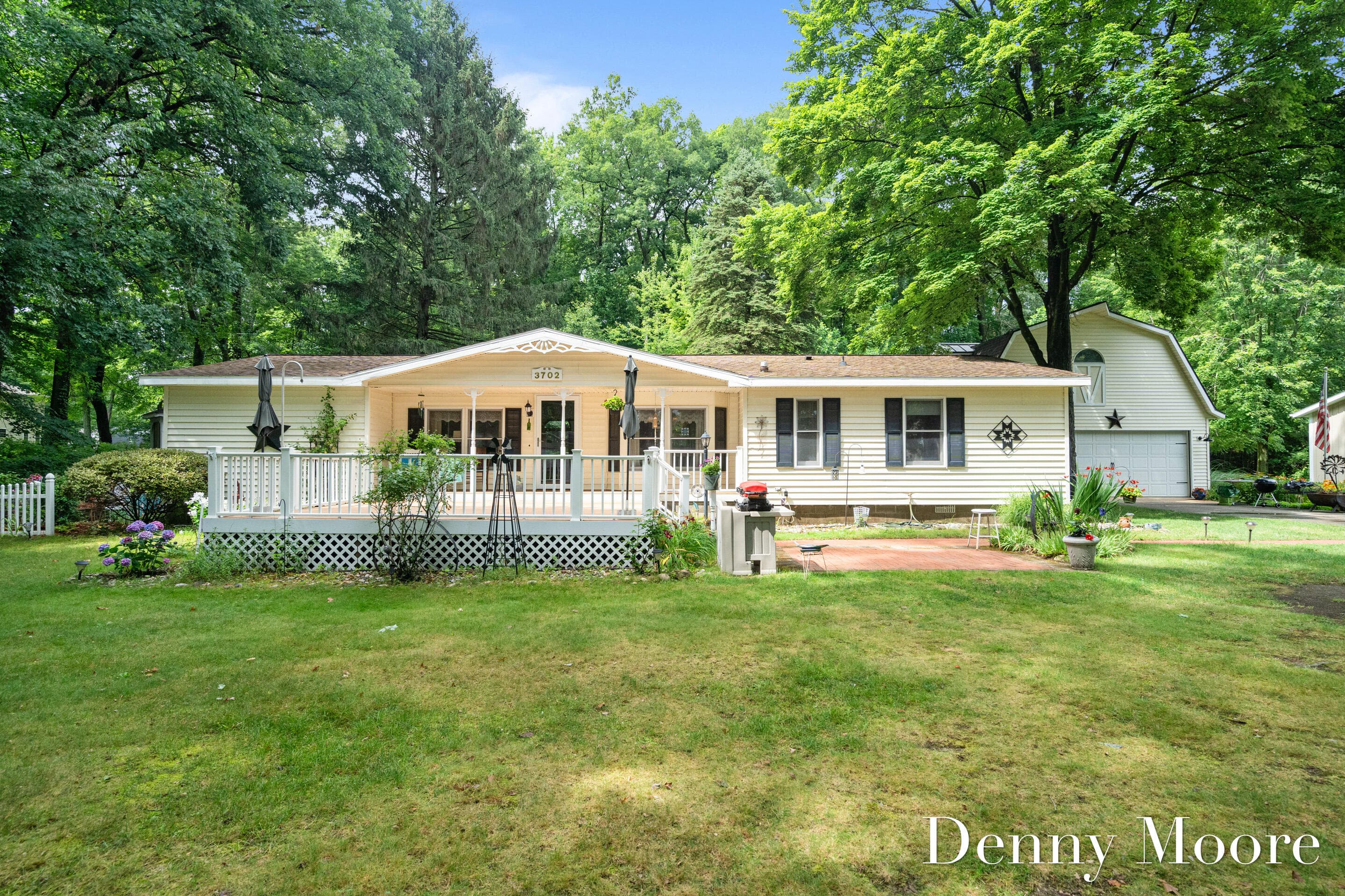 Primary property photo