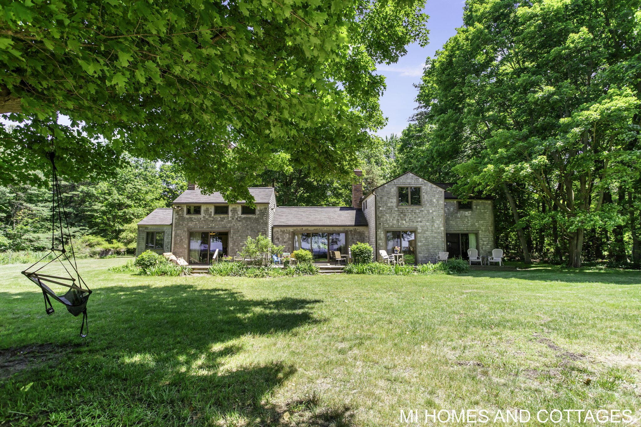 Primary property photo