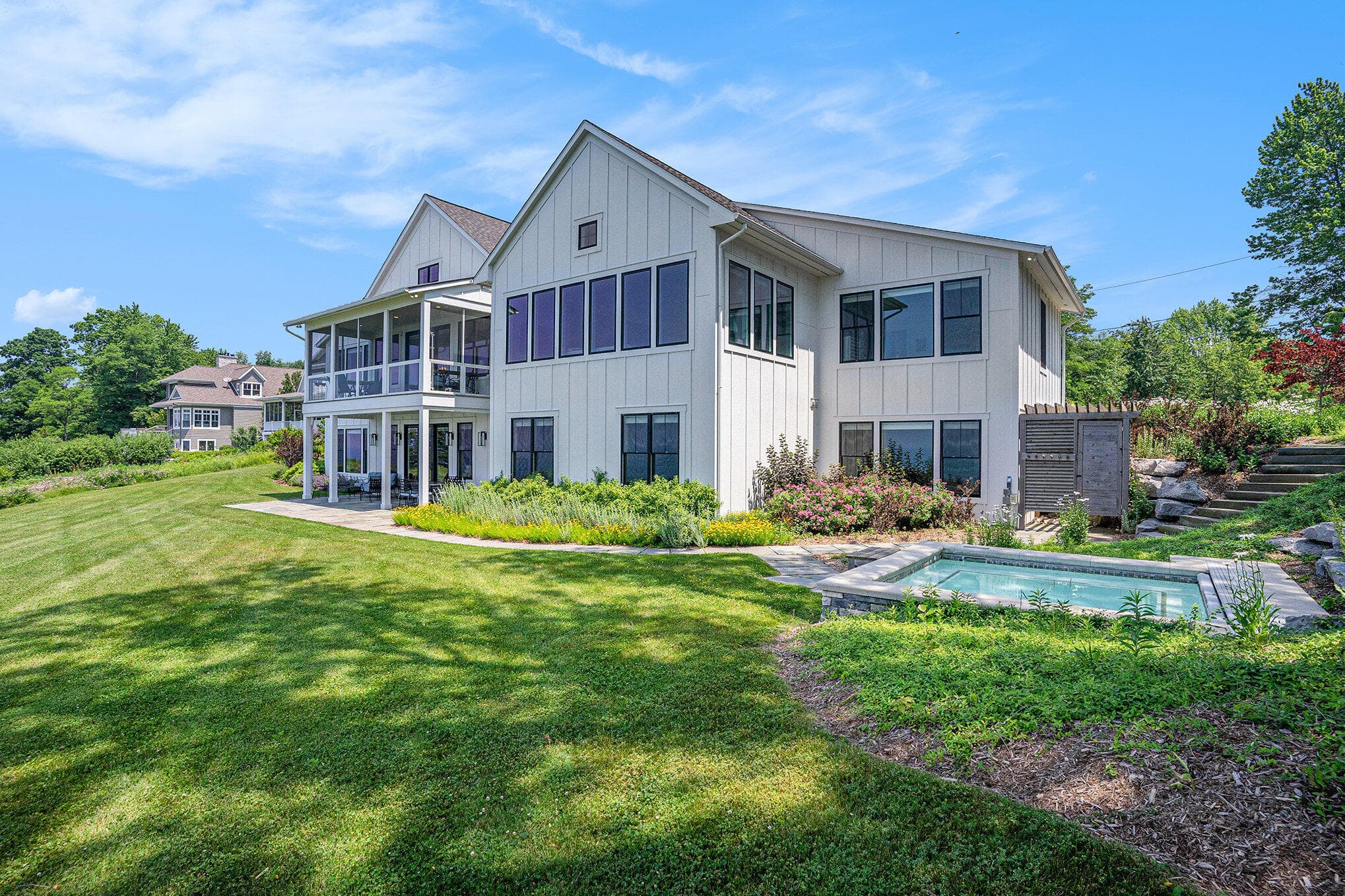Primary property photo