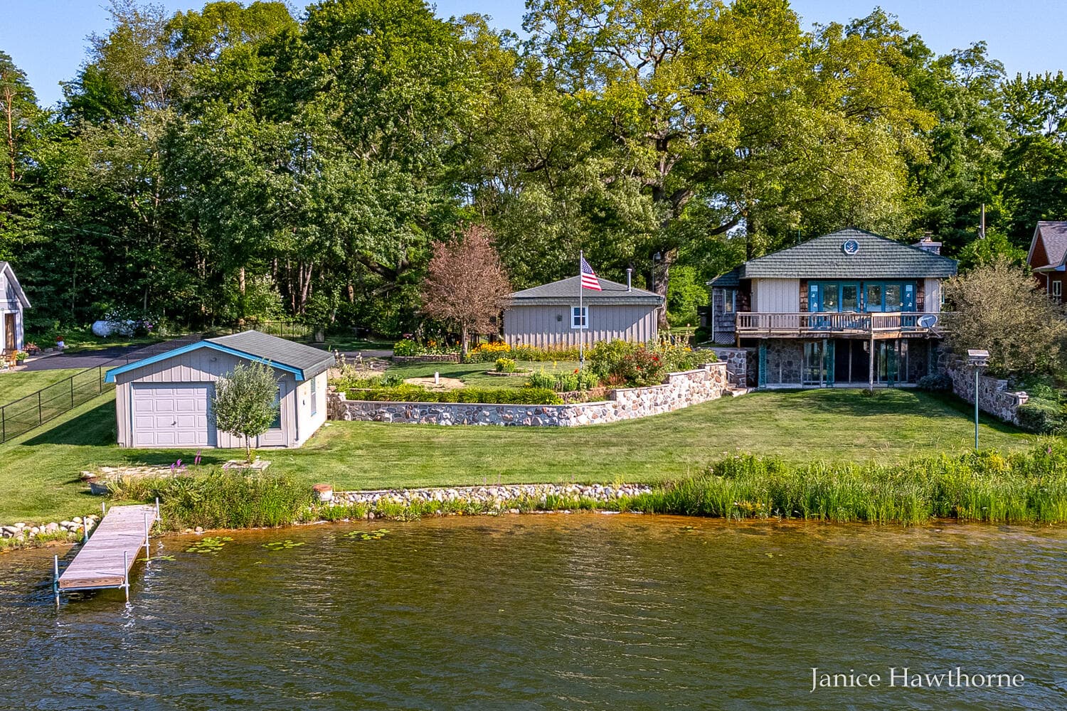 Primary property photo