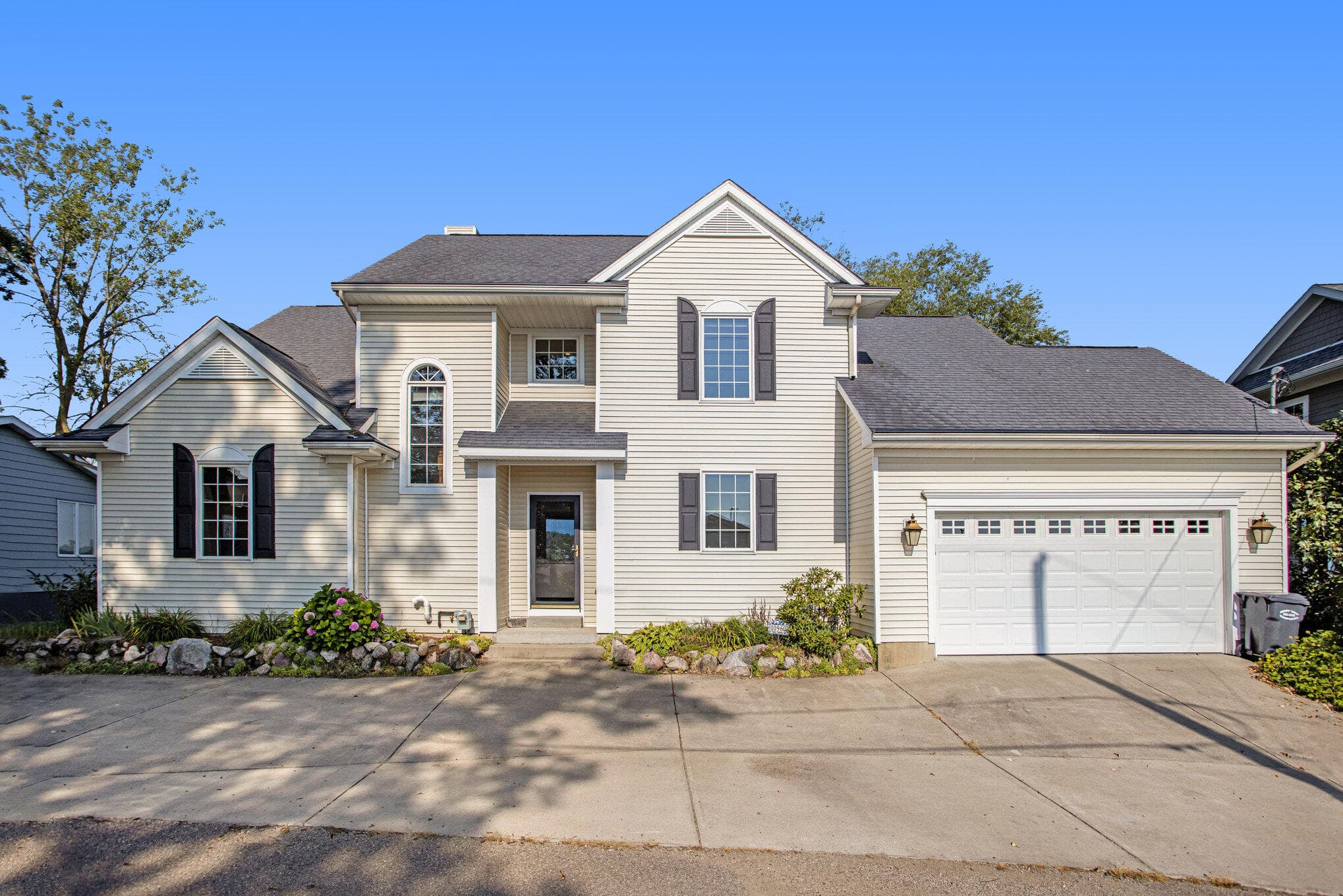 Primary property photo