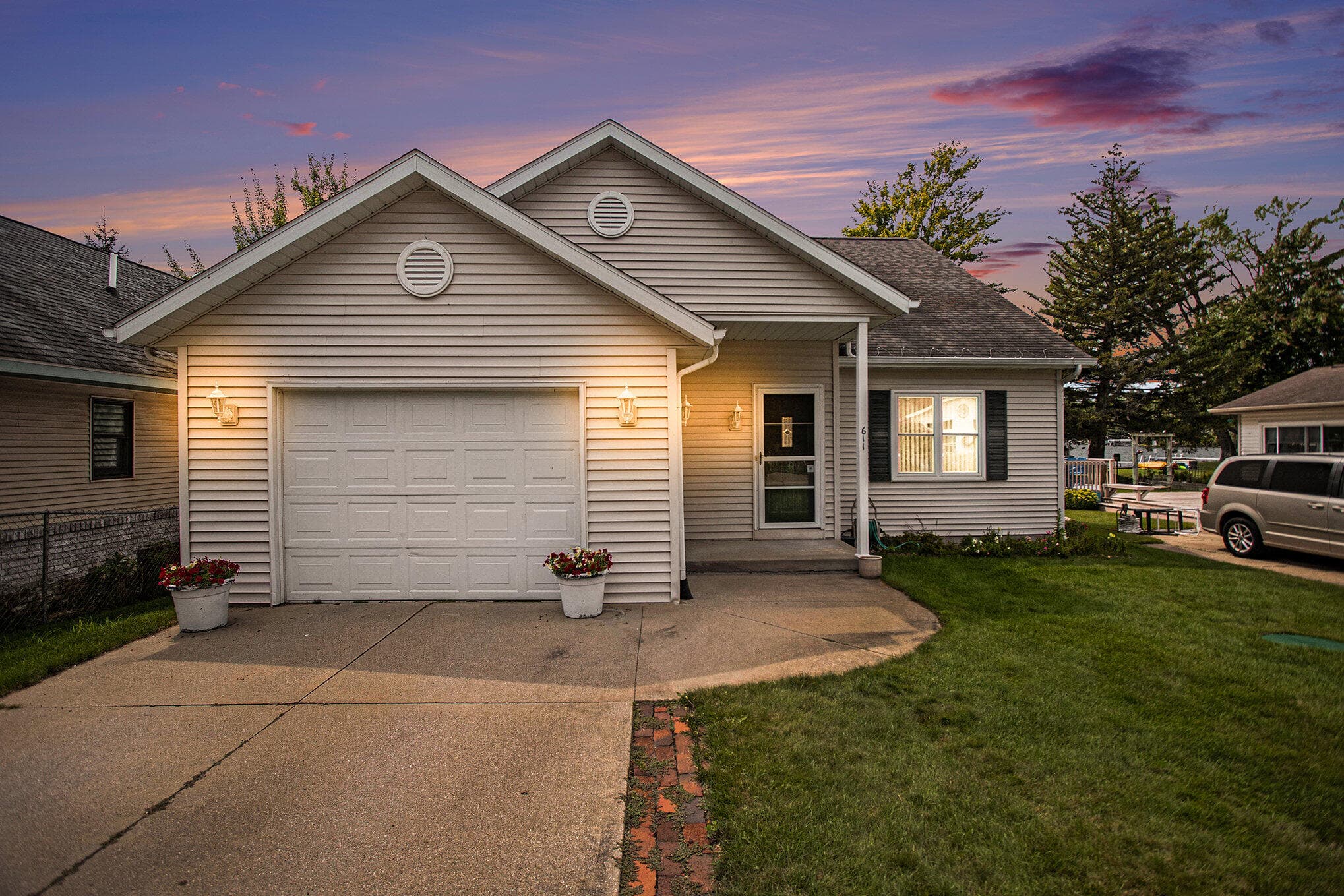 Primary property photo
