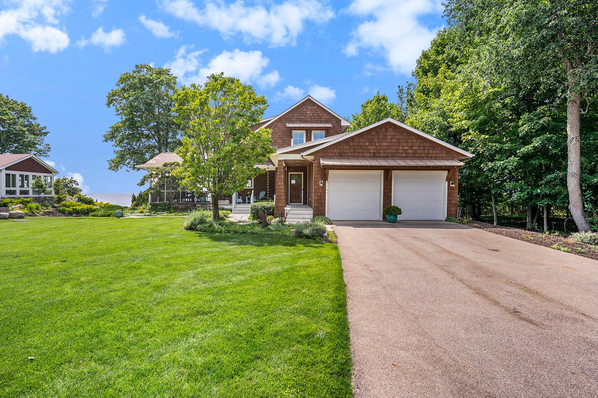 Primary property photo