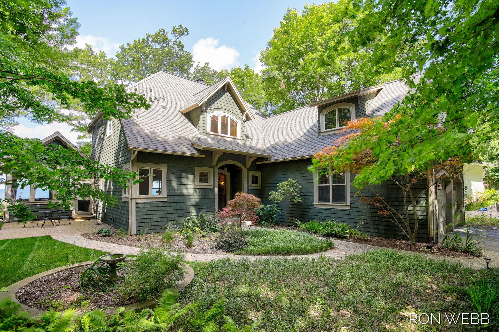 Primary property photo