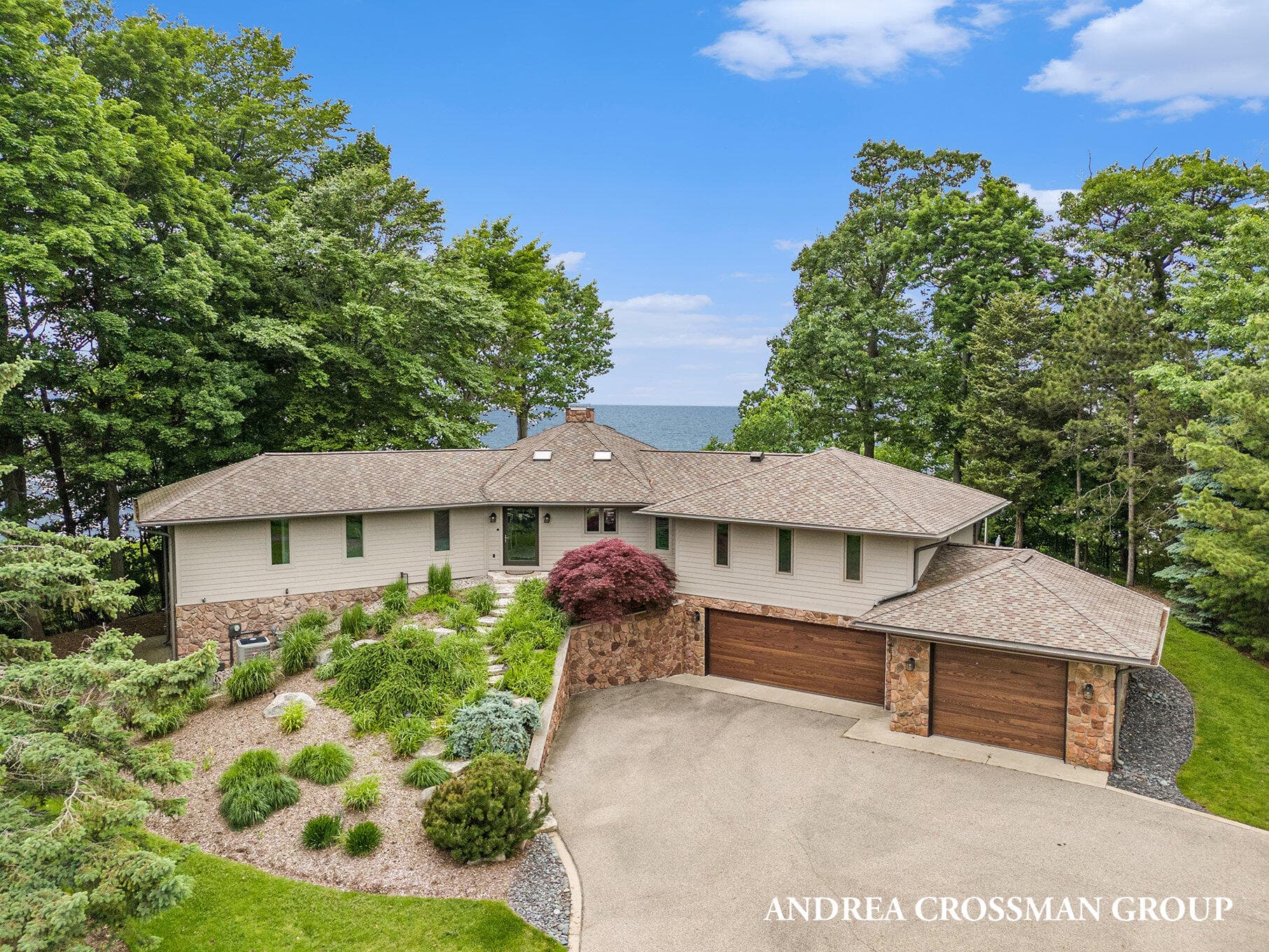 Primary property photo