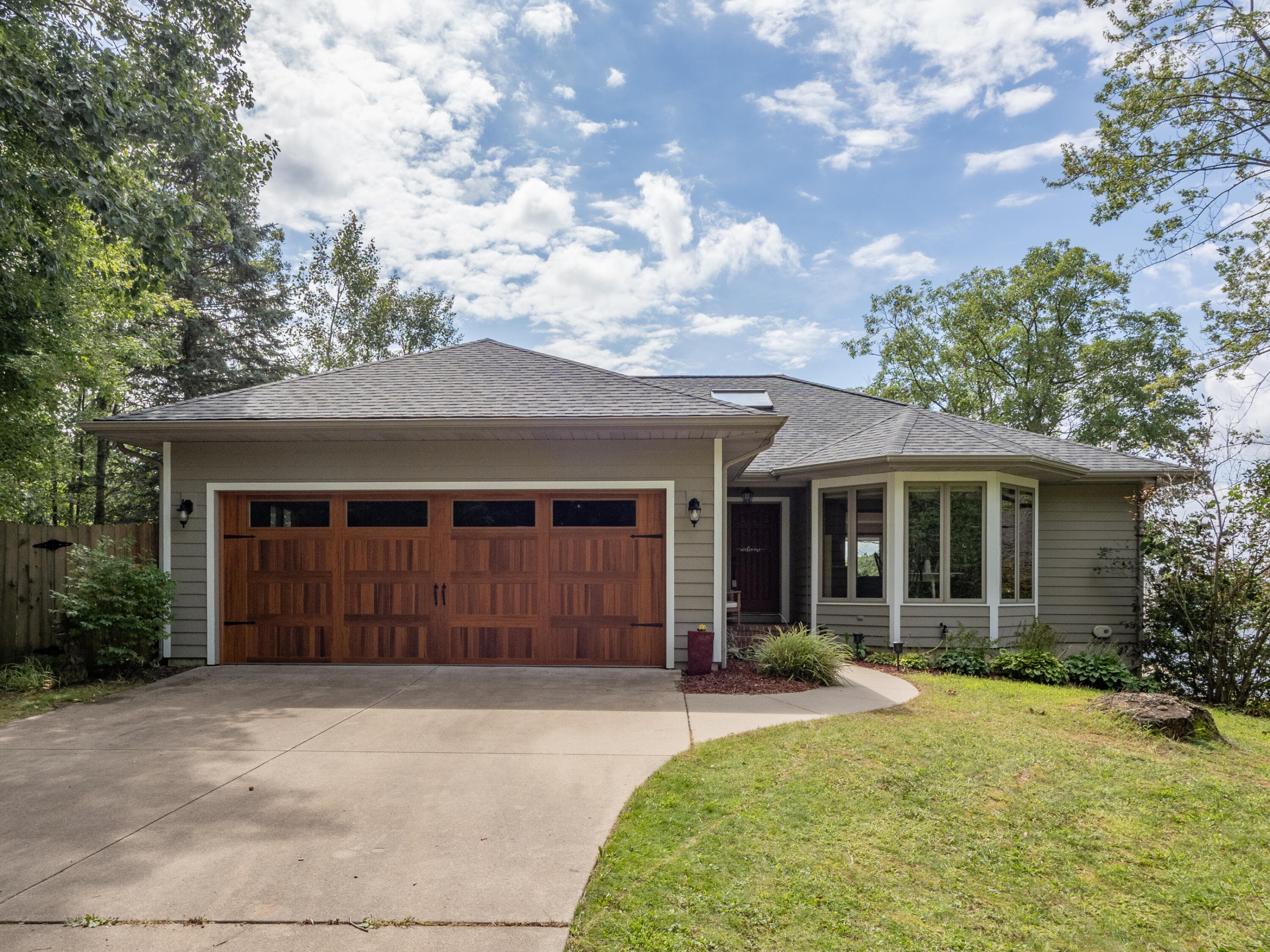 Primary property photo