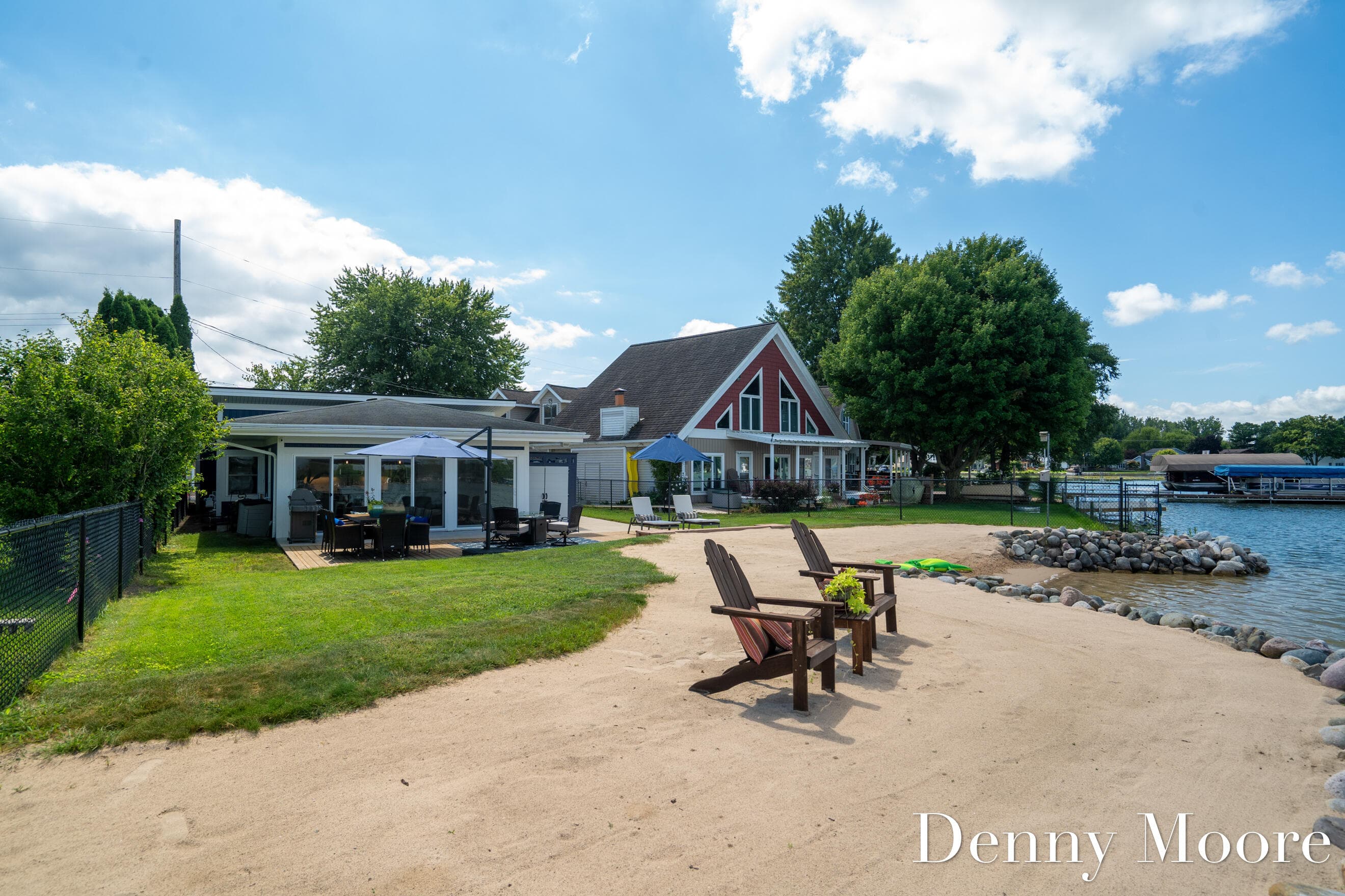 Primary property photo