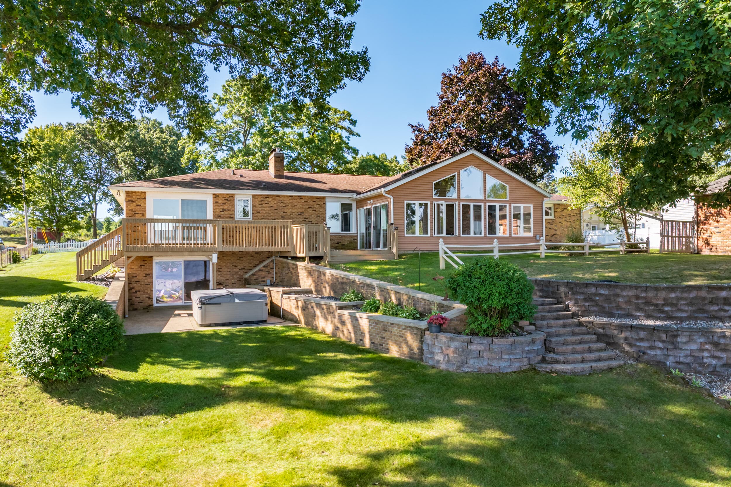 Primary property photo