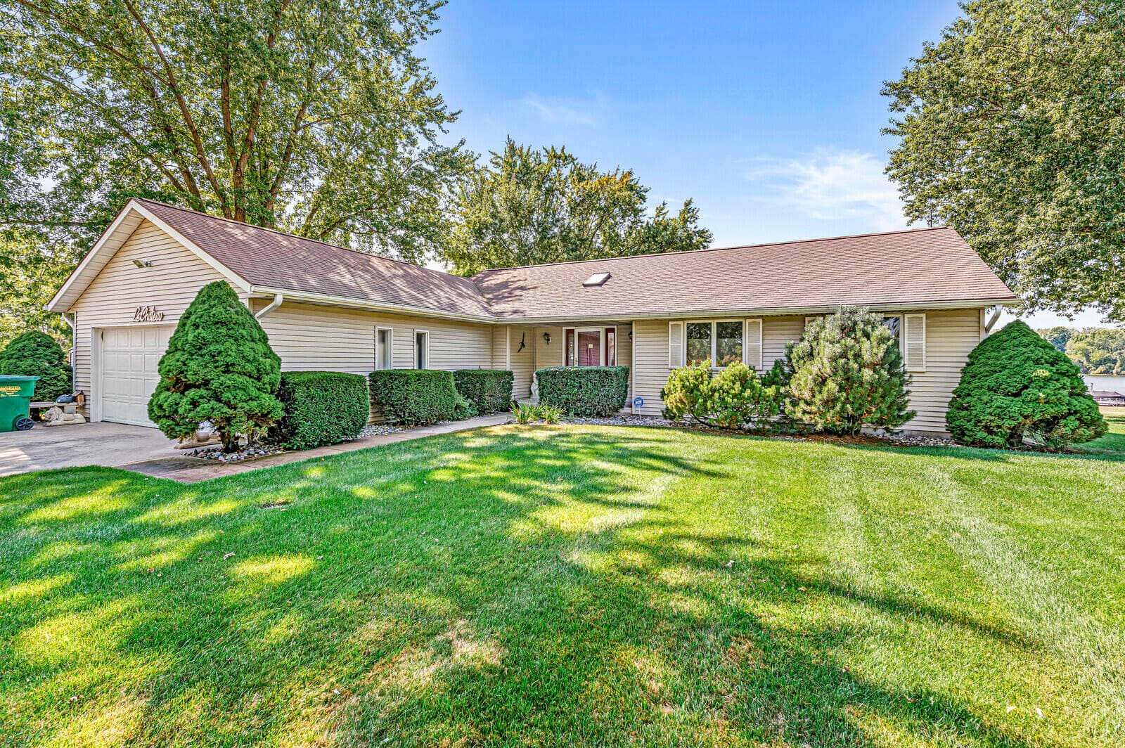 Primary property photo